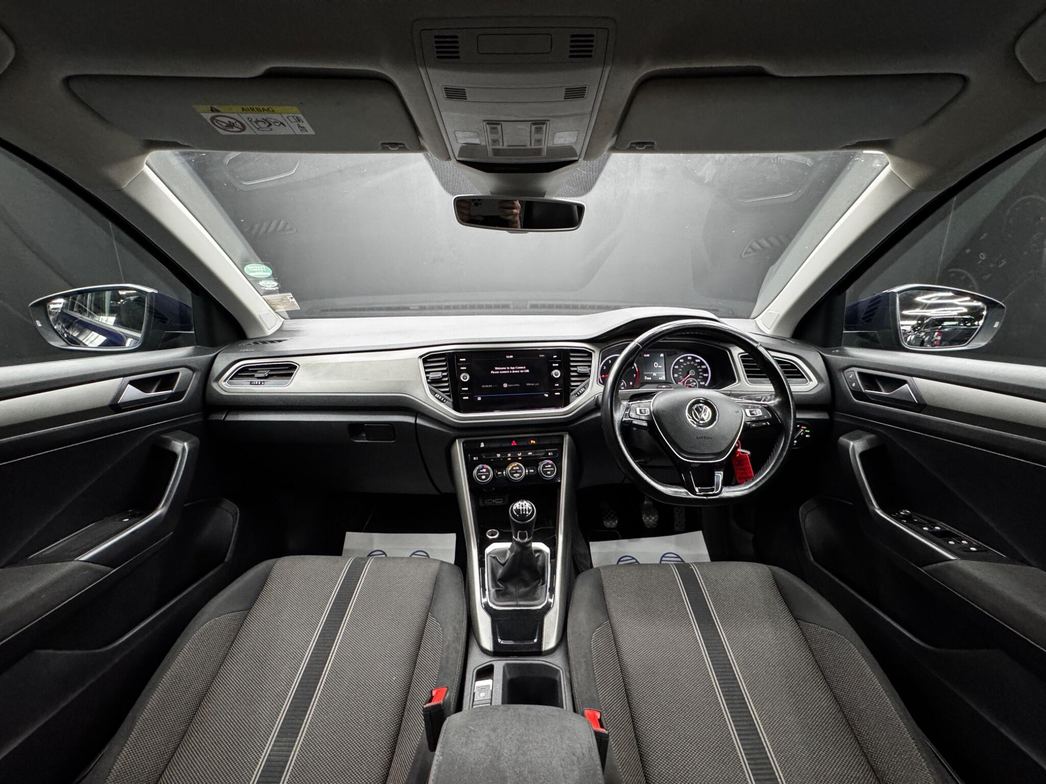 Volkswagen T-Roc - Image 17