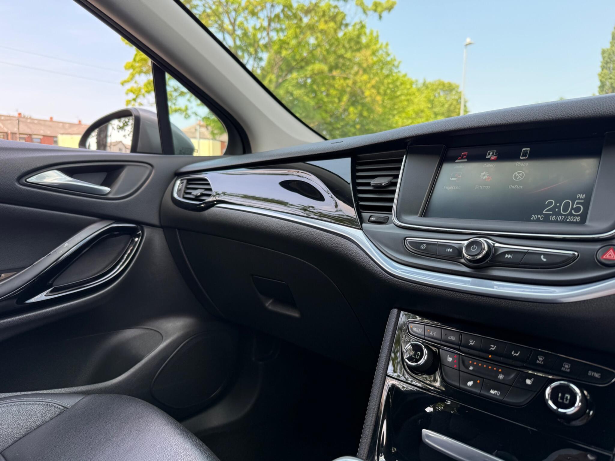 Vauxhall Astra - Image 17