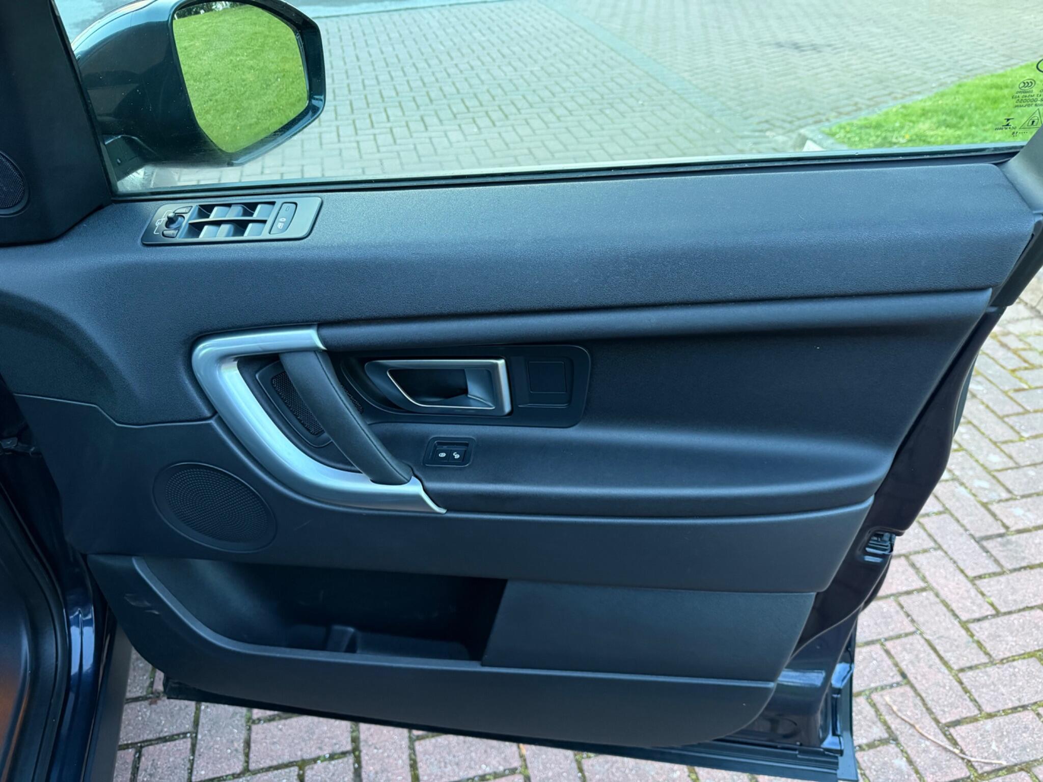 Land Rover DISCOVERY SPORT - Image 33