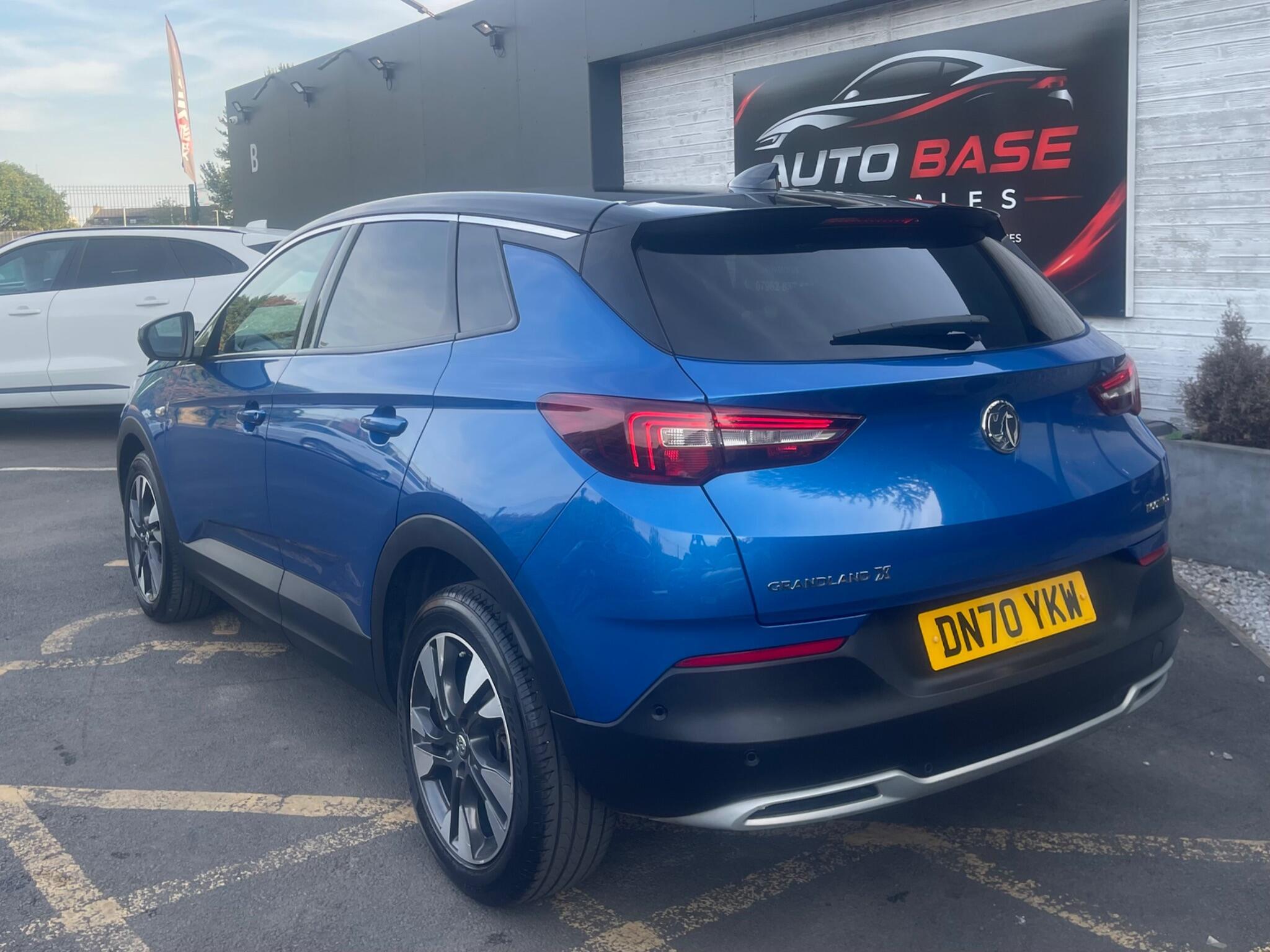 Vauxhall Grandland X - Image 11