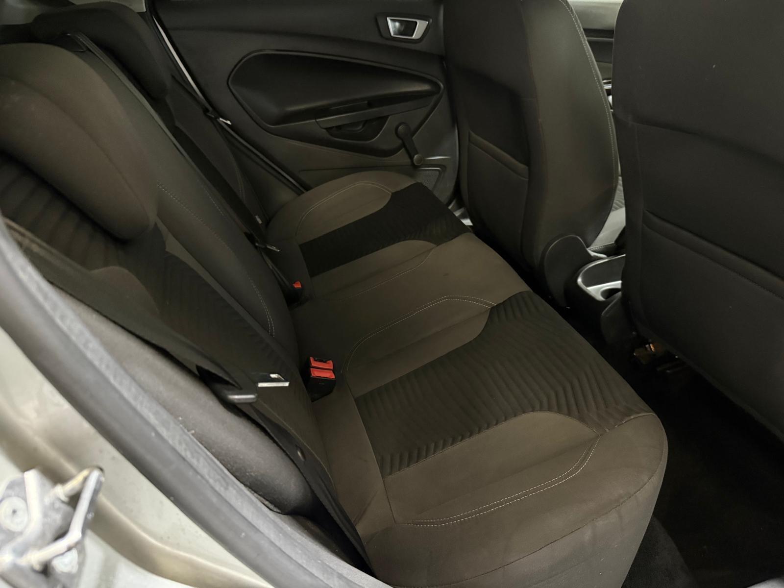 Ford Fiesta - Image 32