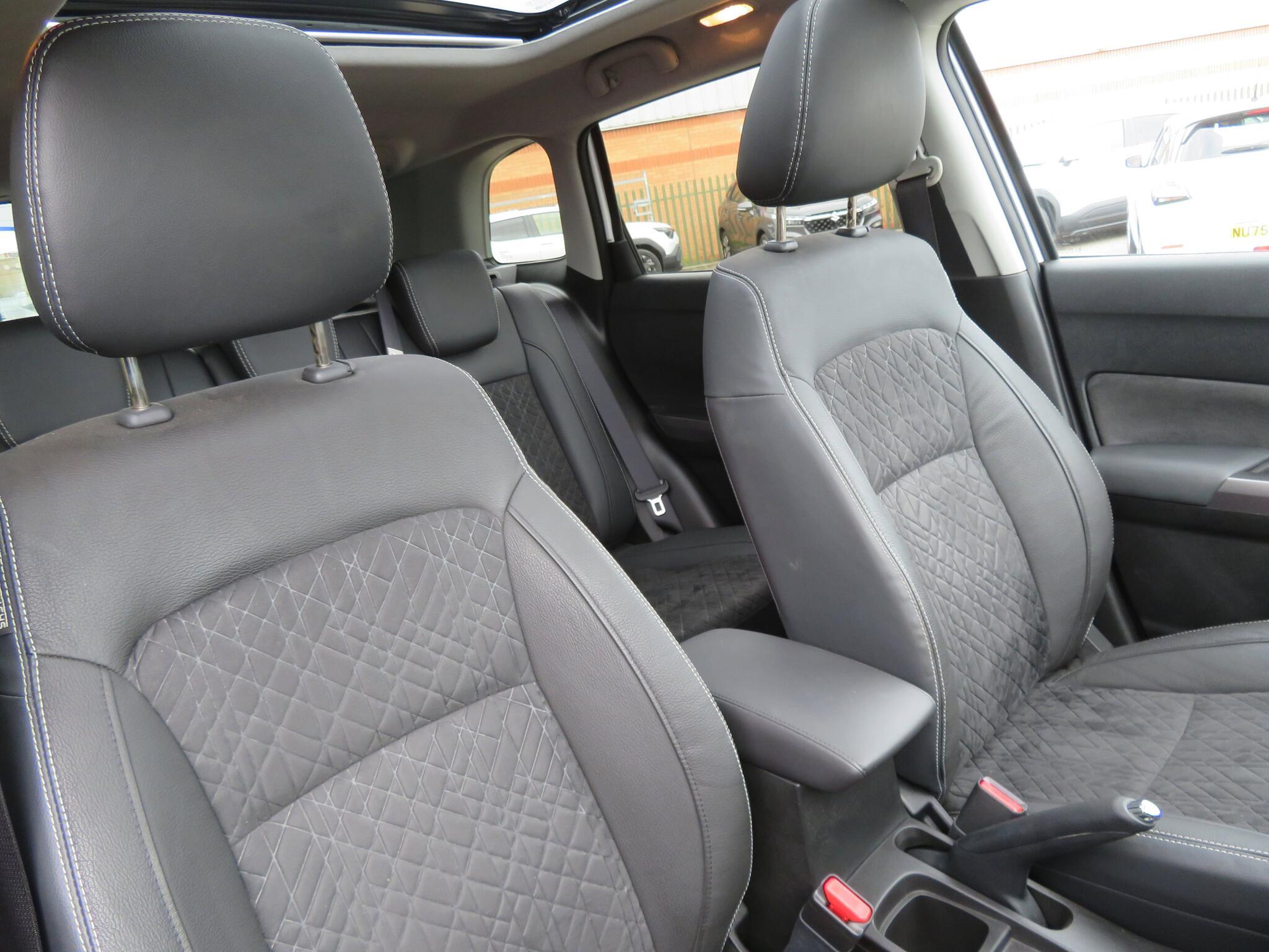 Suzuki Vitara - Image 19
