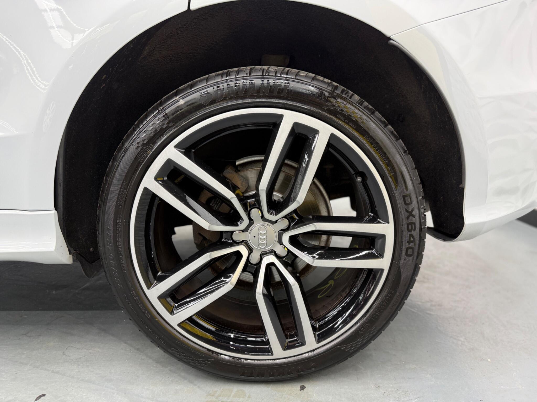 Audi Q5 - Image 8