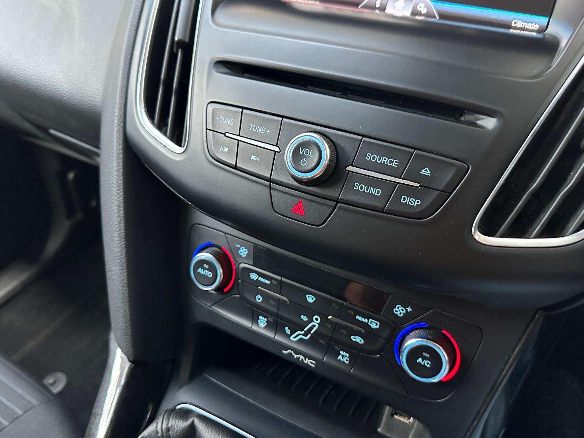 Ford Focus - Image 18