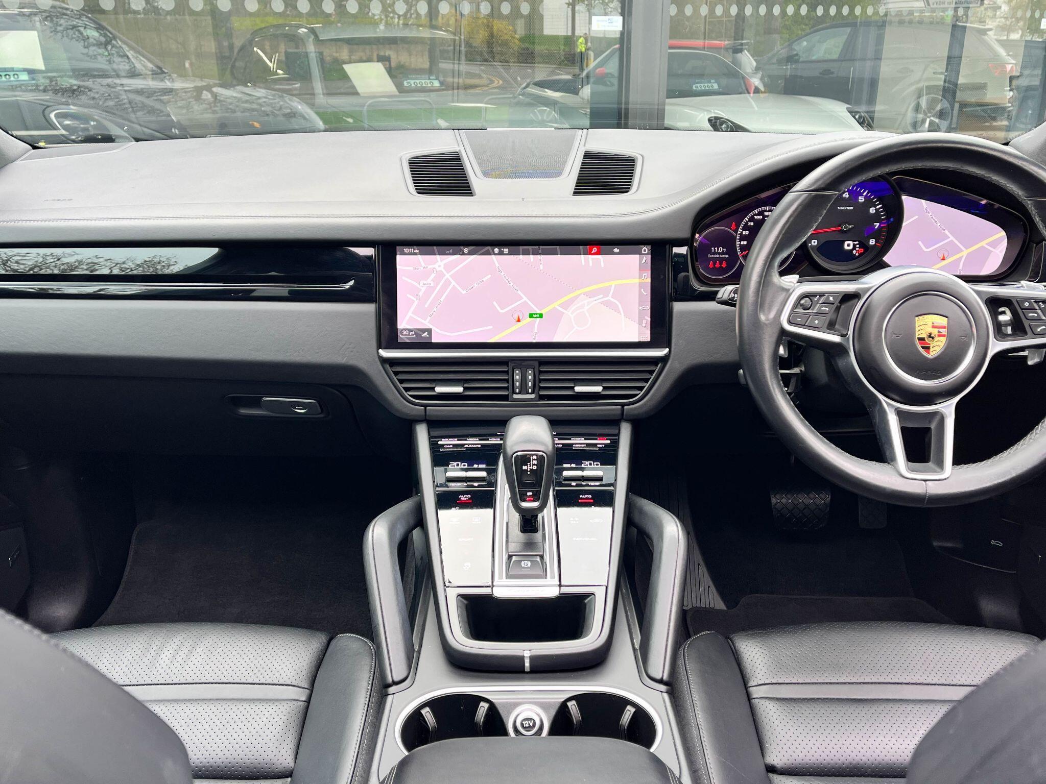 Porsche Cayenne - Image 8