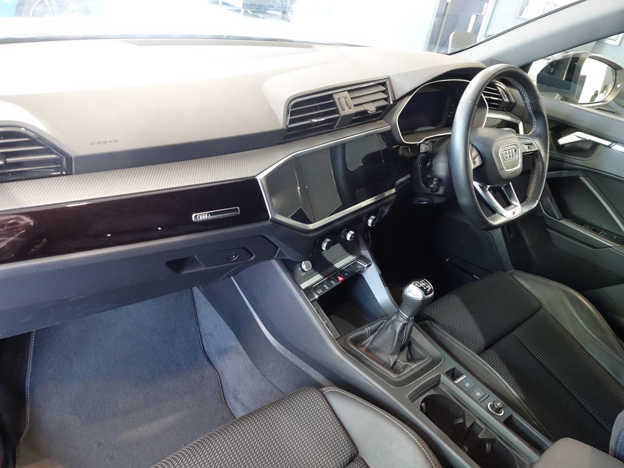 Audi Q3 - Image 11