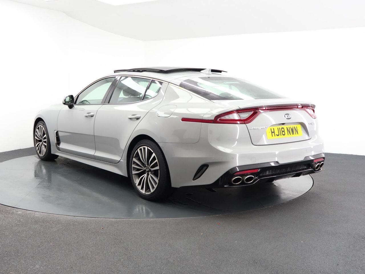 Kia Stinger - Image 9