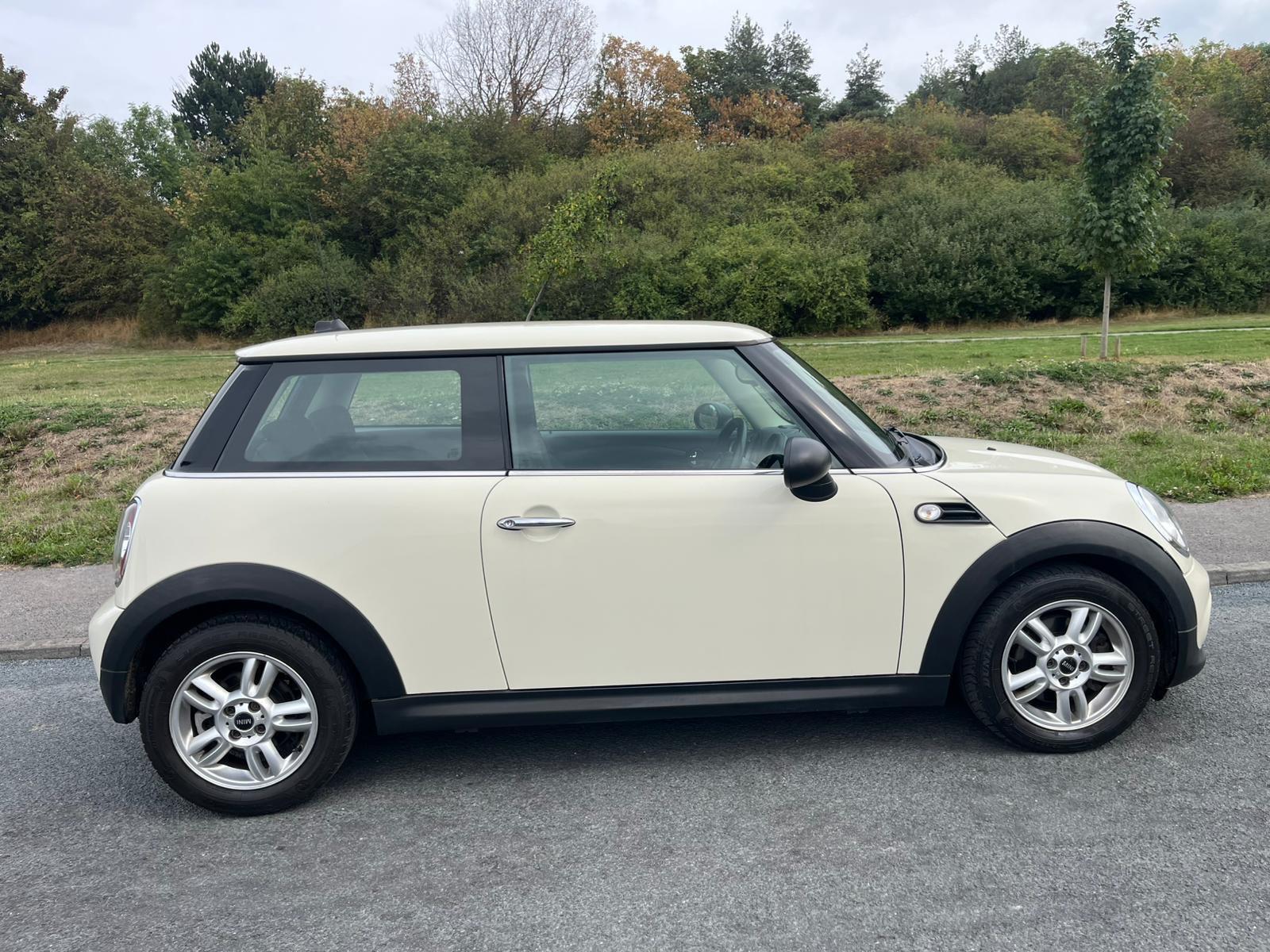 MINI Hatch - Image 2