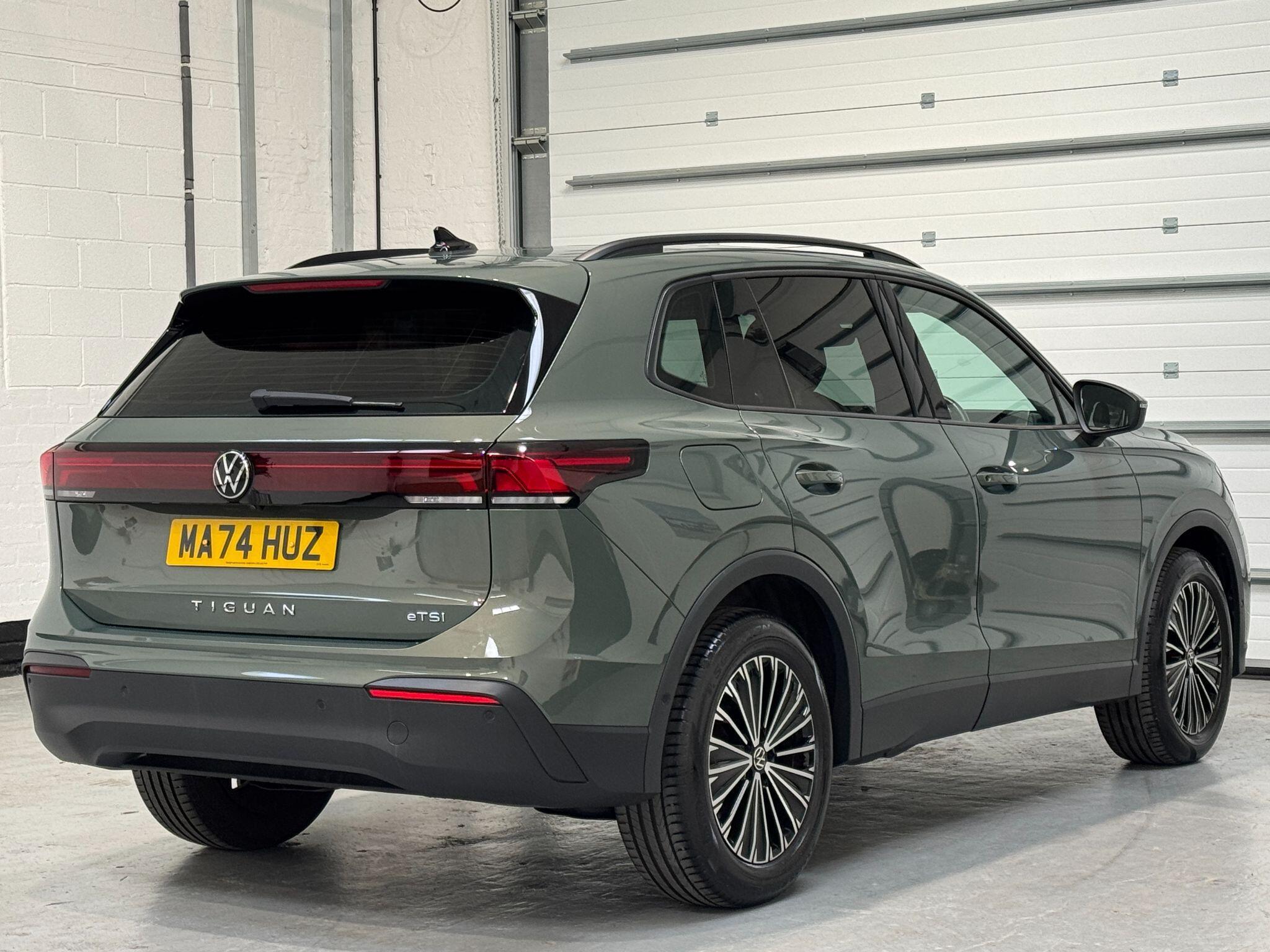 Volkswagen Tiguan - Image 11