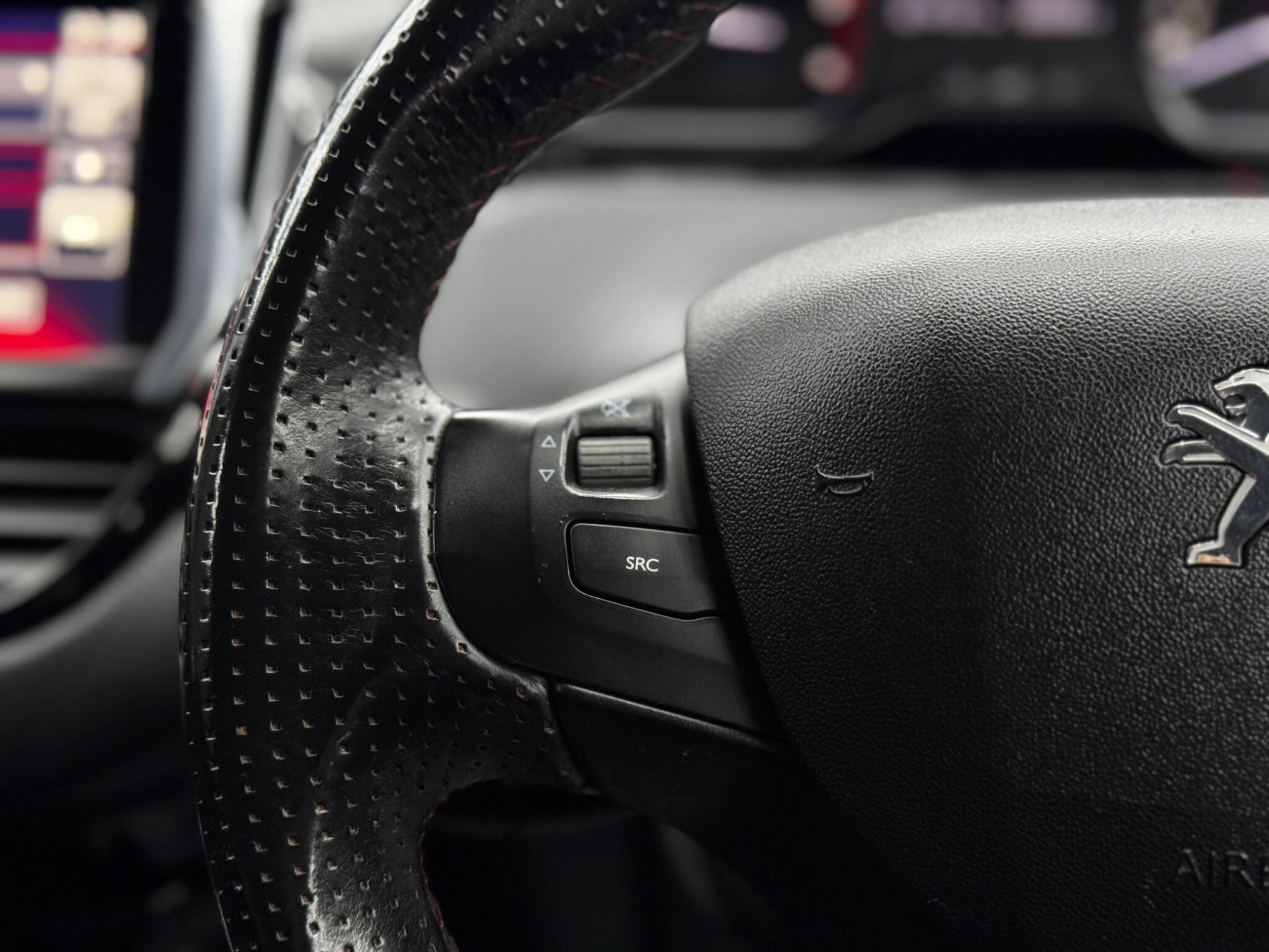 Peugeot 208 - Image 20