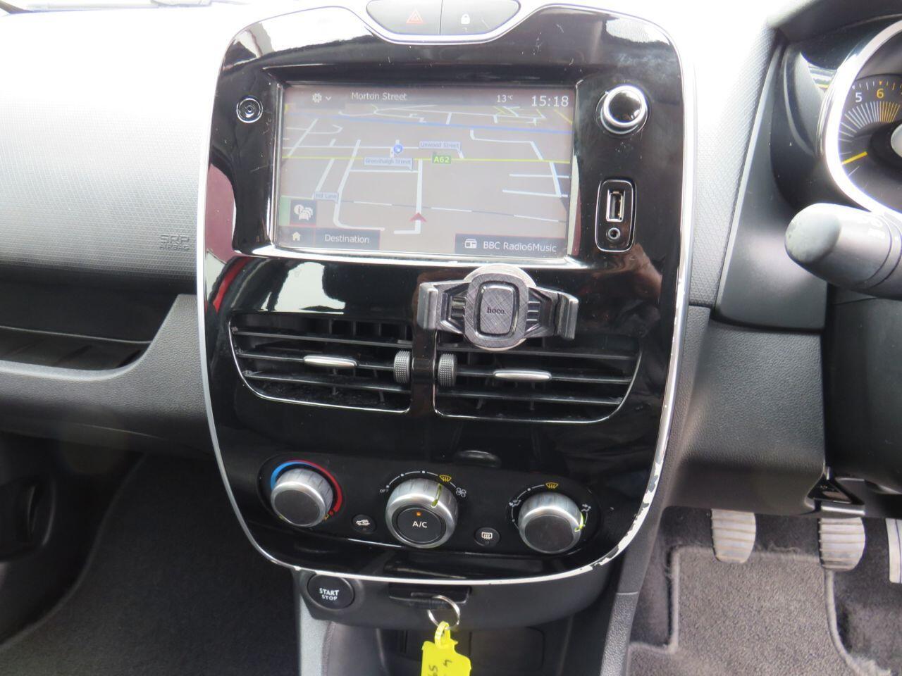 Renault Clio - Image 15