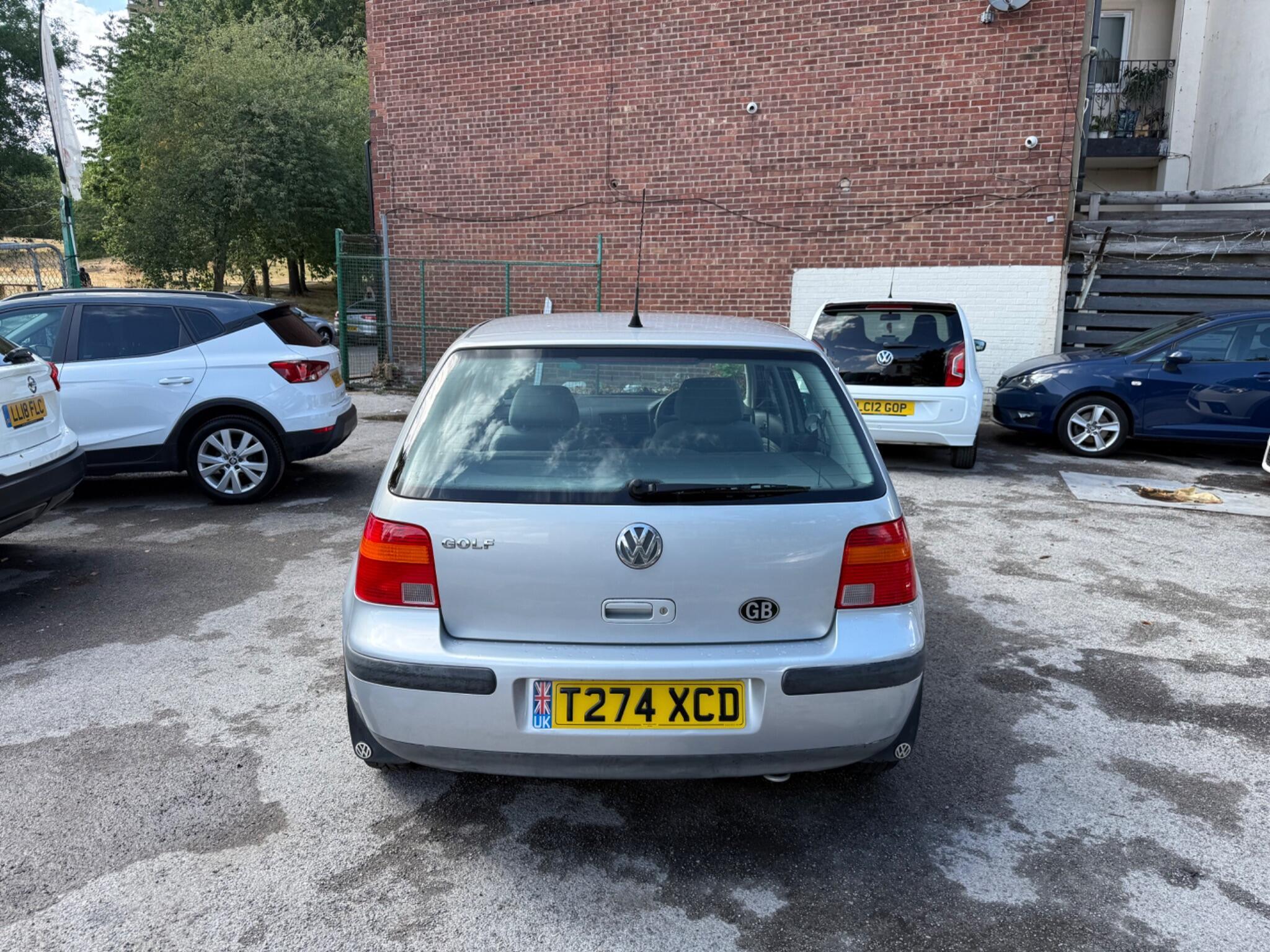 Volkswagen Golf - Image 6