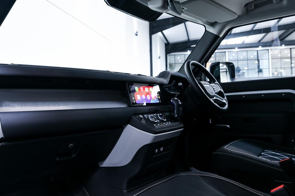 Land Rover Defender 90 - Image 12