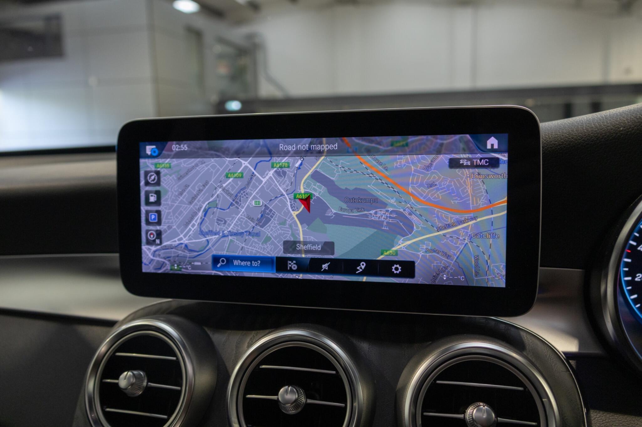 Mercedes GLC - Image 17