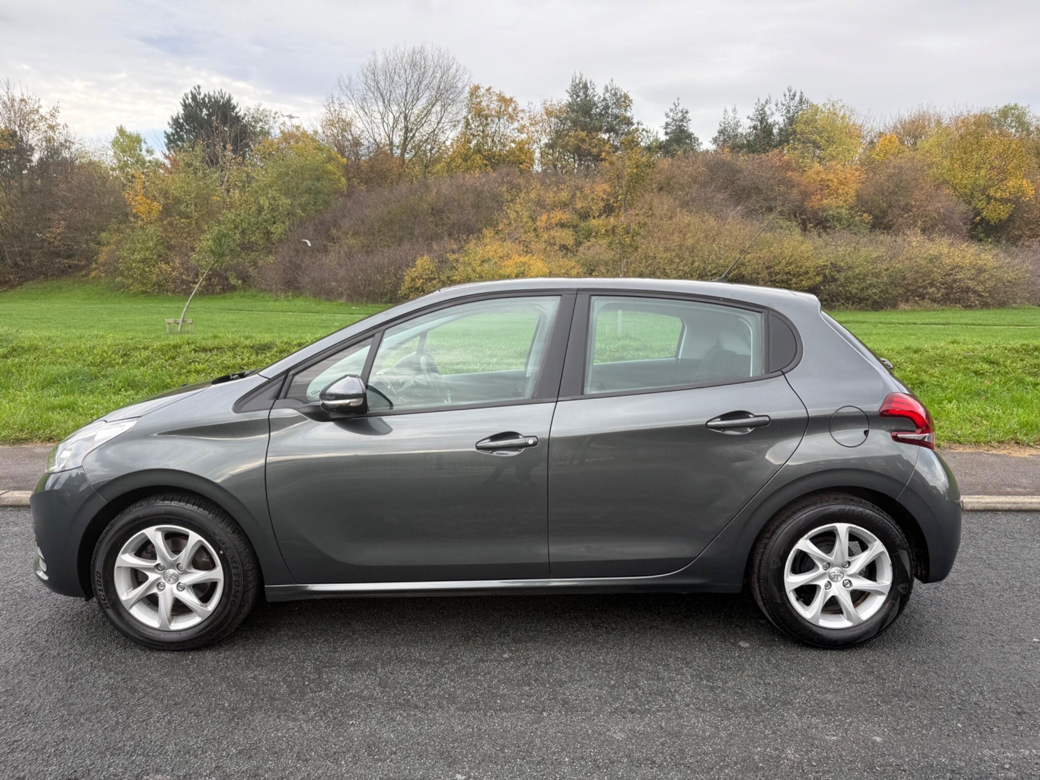 Peugeot 208 - Image 5