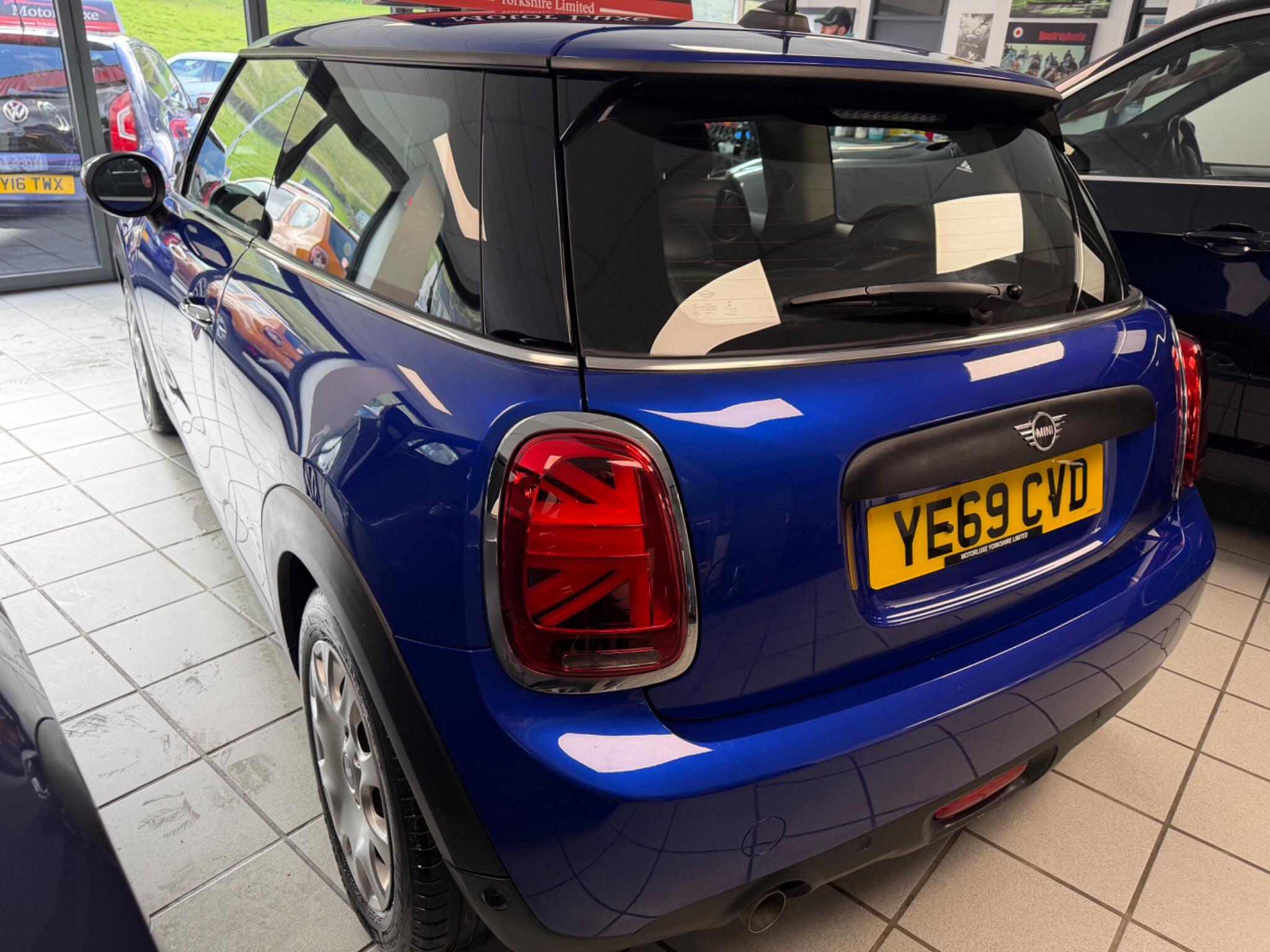 MINI Hatch - Image 4