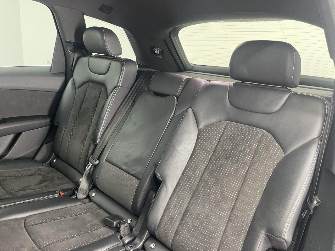 Audi Q7 - Image 14