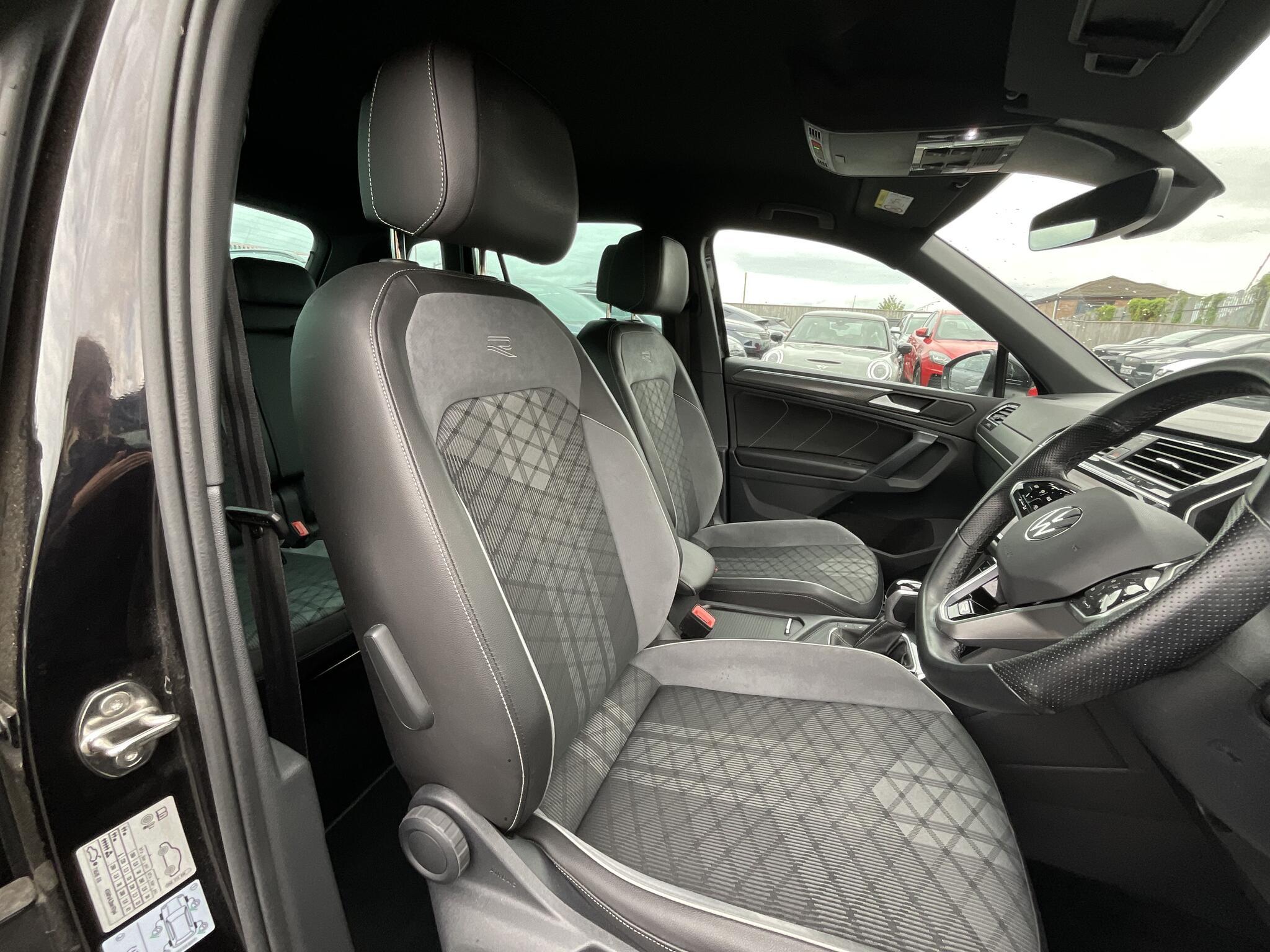 Volkswagen Tiguan - Image 8