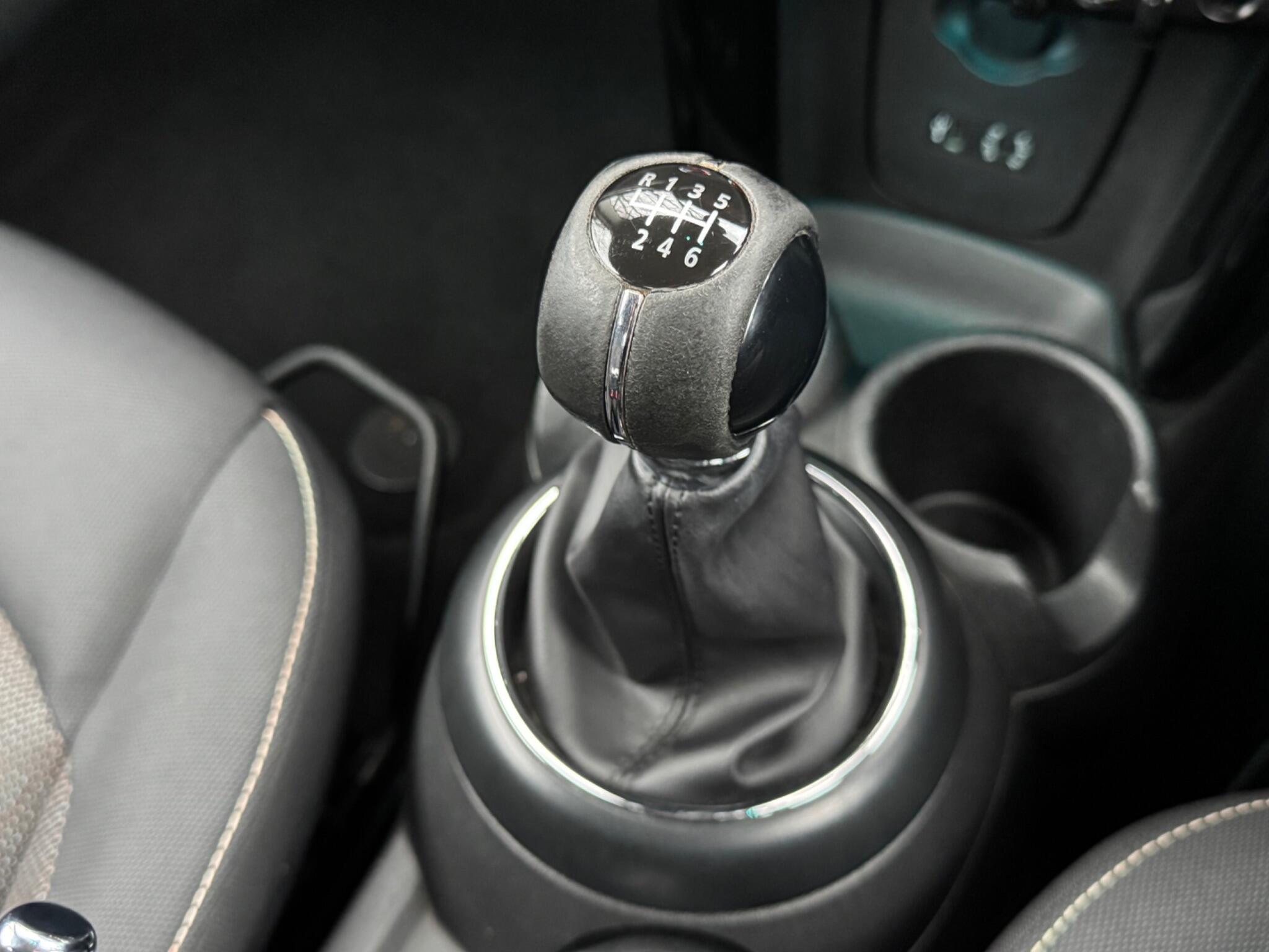 MINI Hatch - Image 24