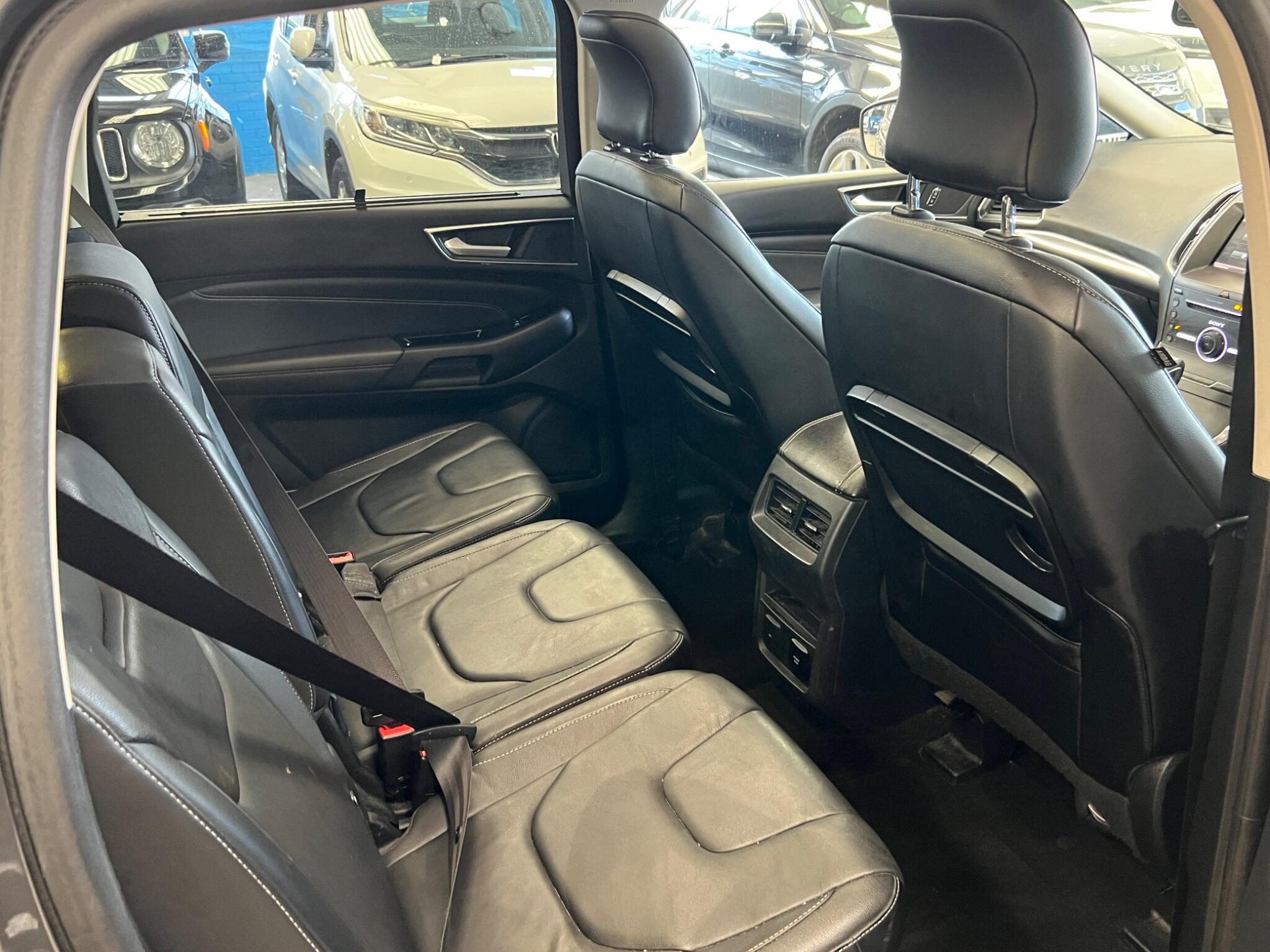 Ford S-MAX - Image 23