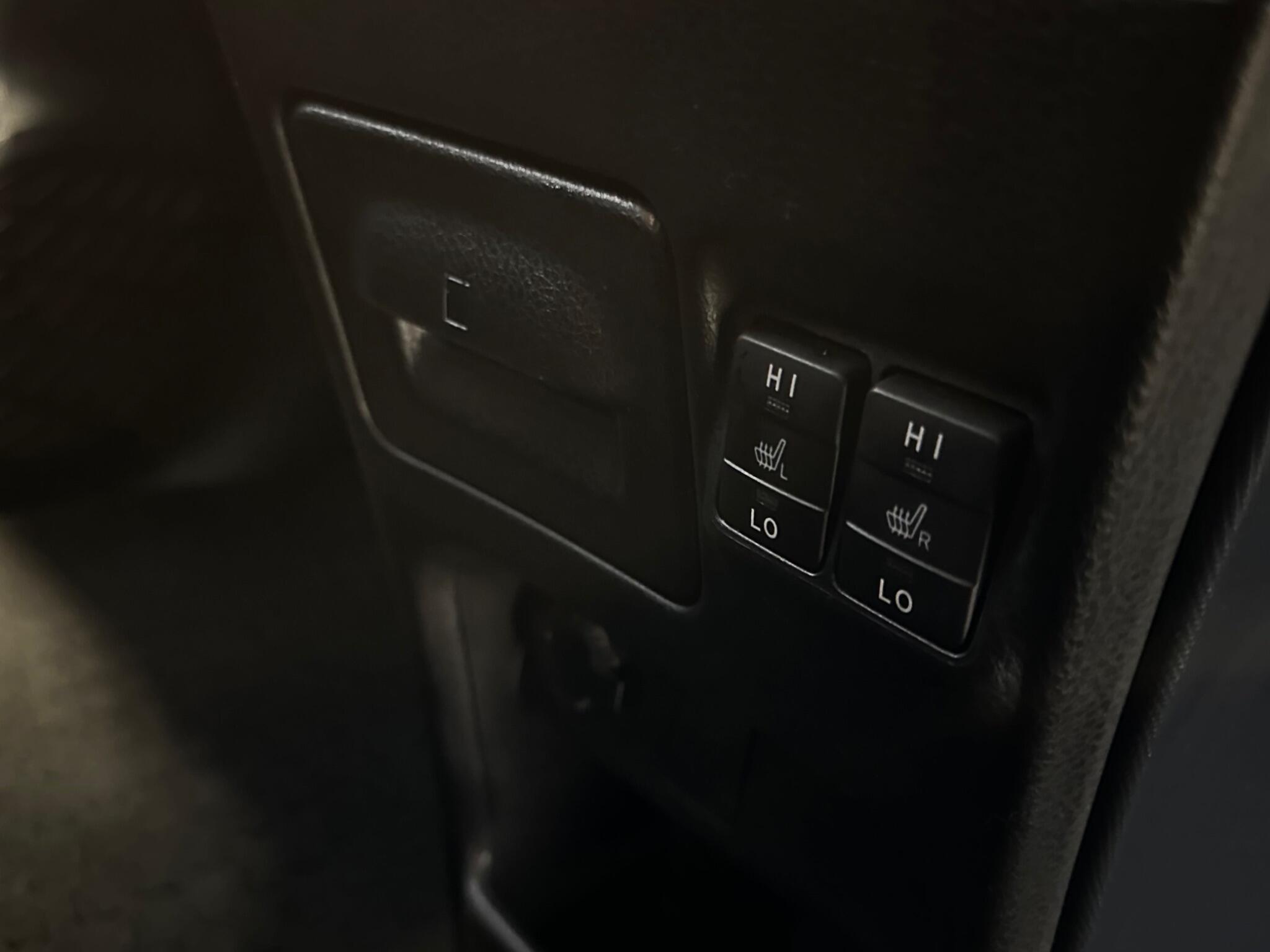 Toyota Noah - Image 36