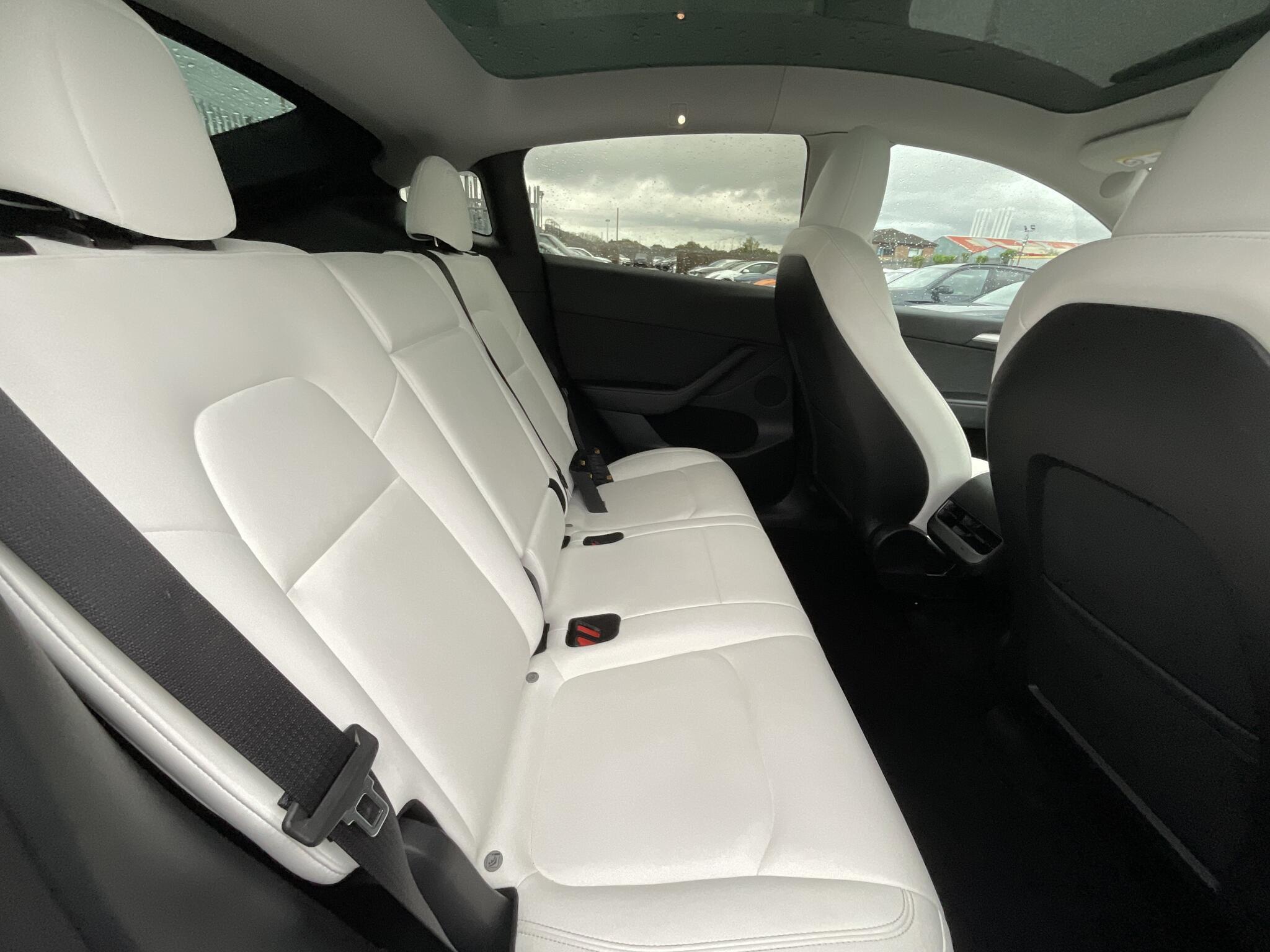Tesla Model Y - Image 12