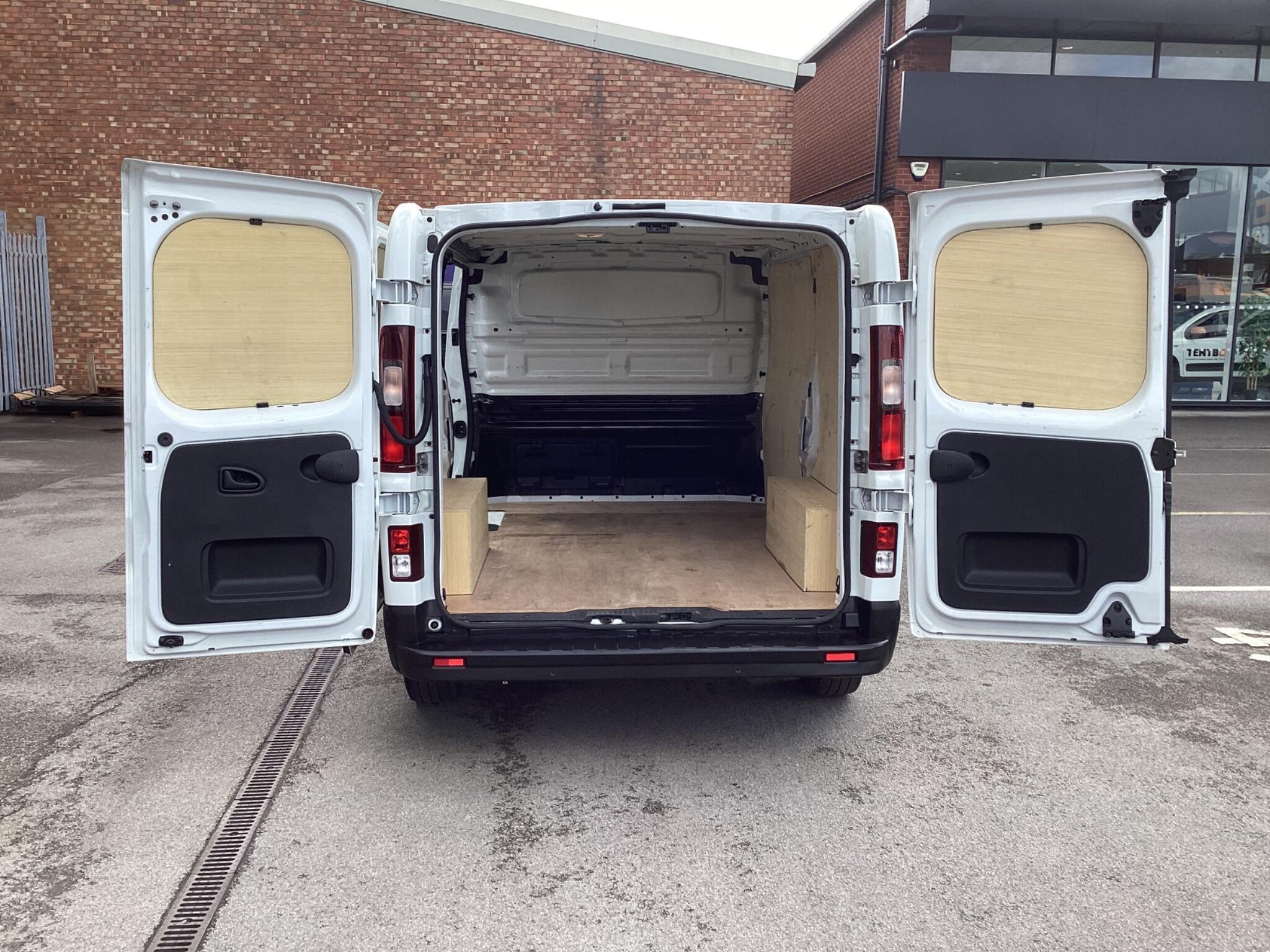 Renault Trafic - Image 15