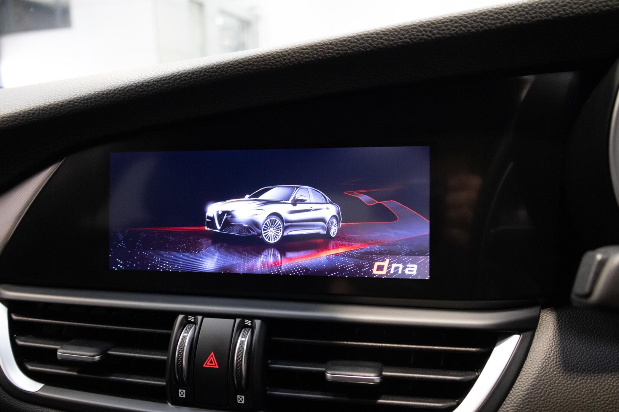 Alfa Romeo Giulia - Image 35