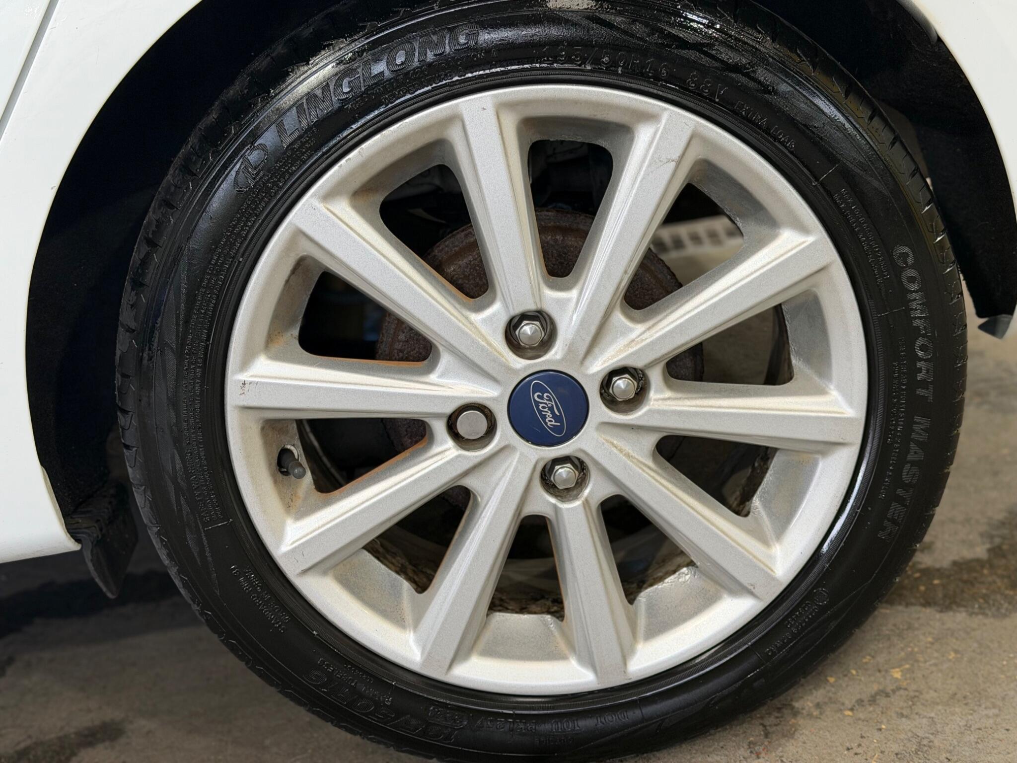 Ford Fiesta - Image 17