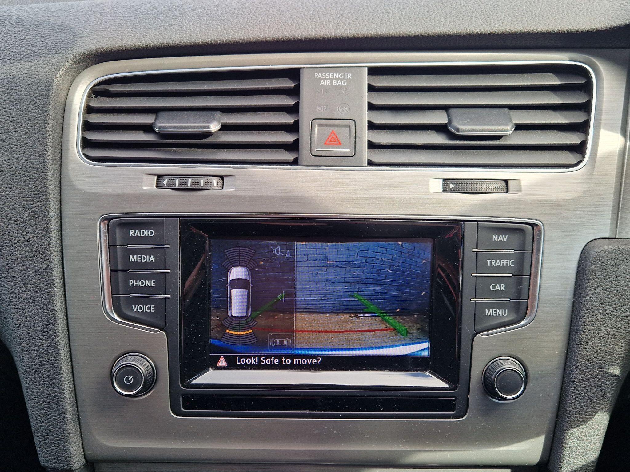 Volkswagen Golf - Image 27