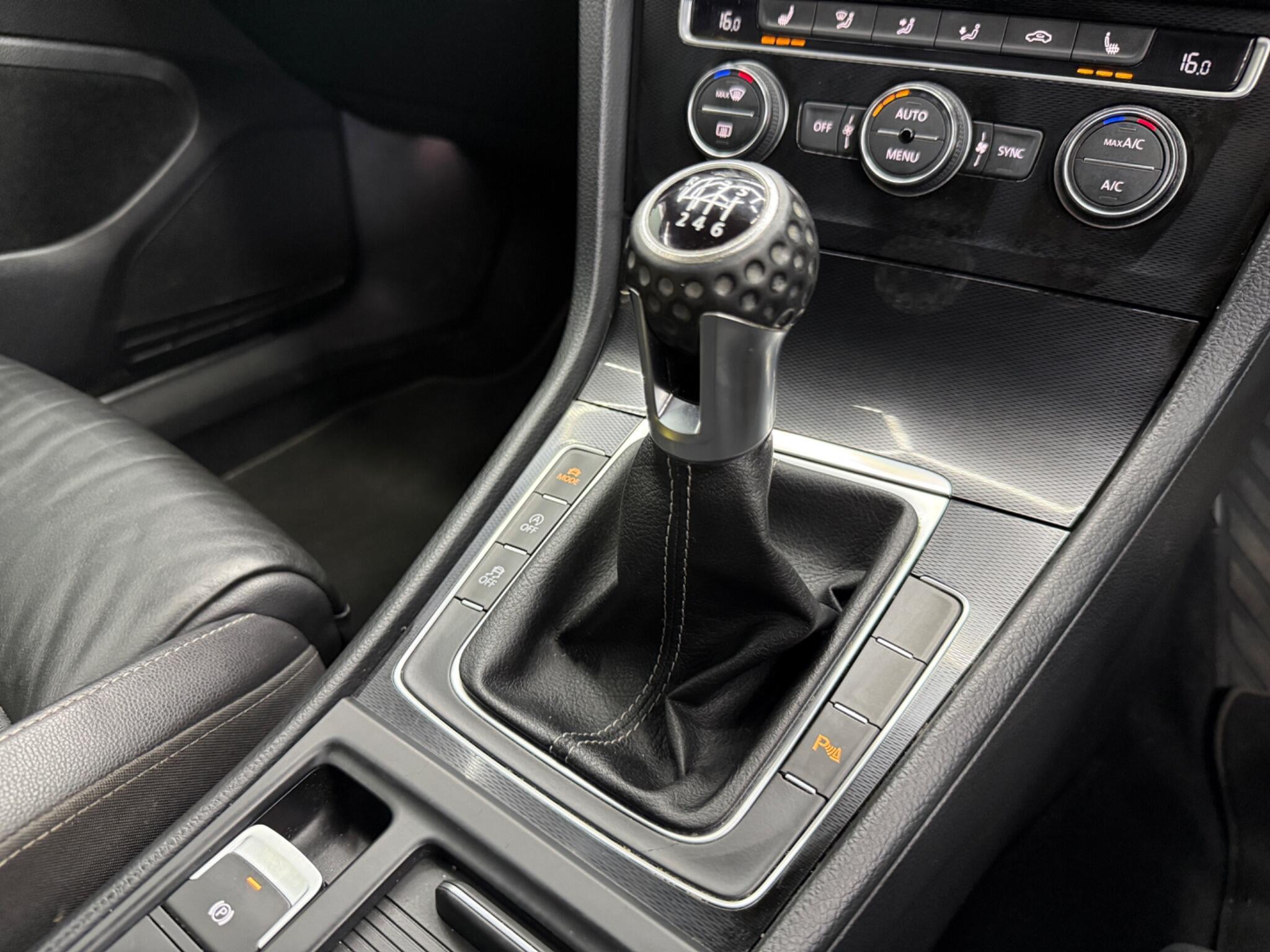 Volkswagen Golf - Image 41