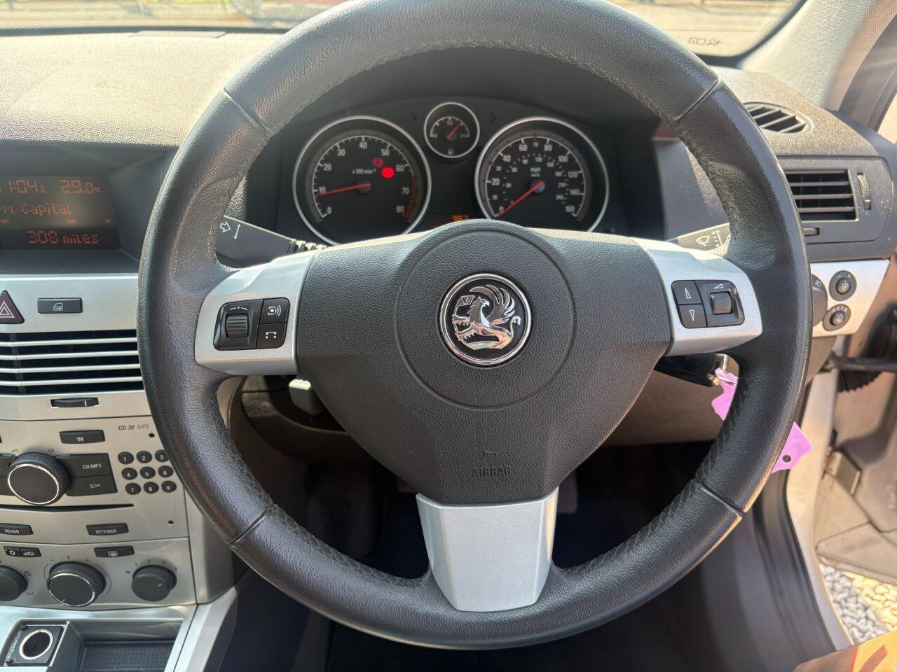 Vauxhall Astra - Image 9