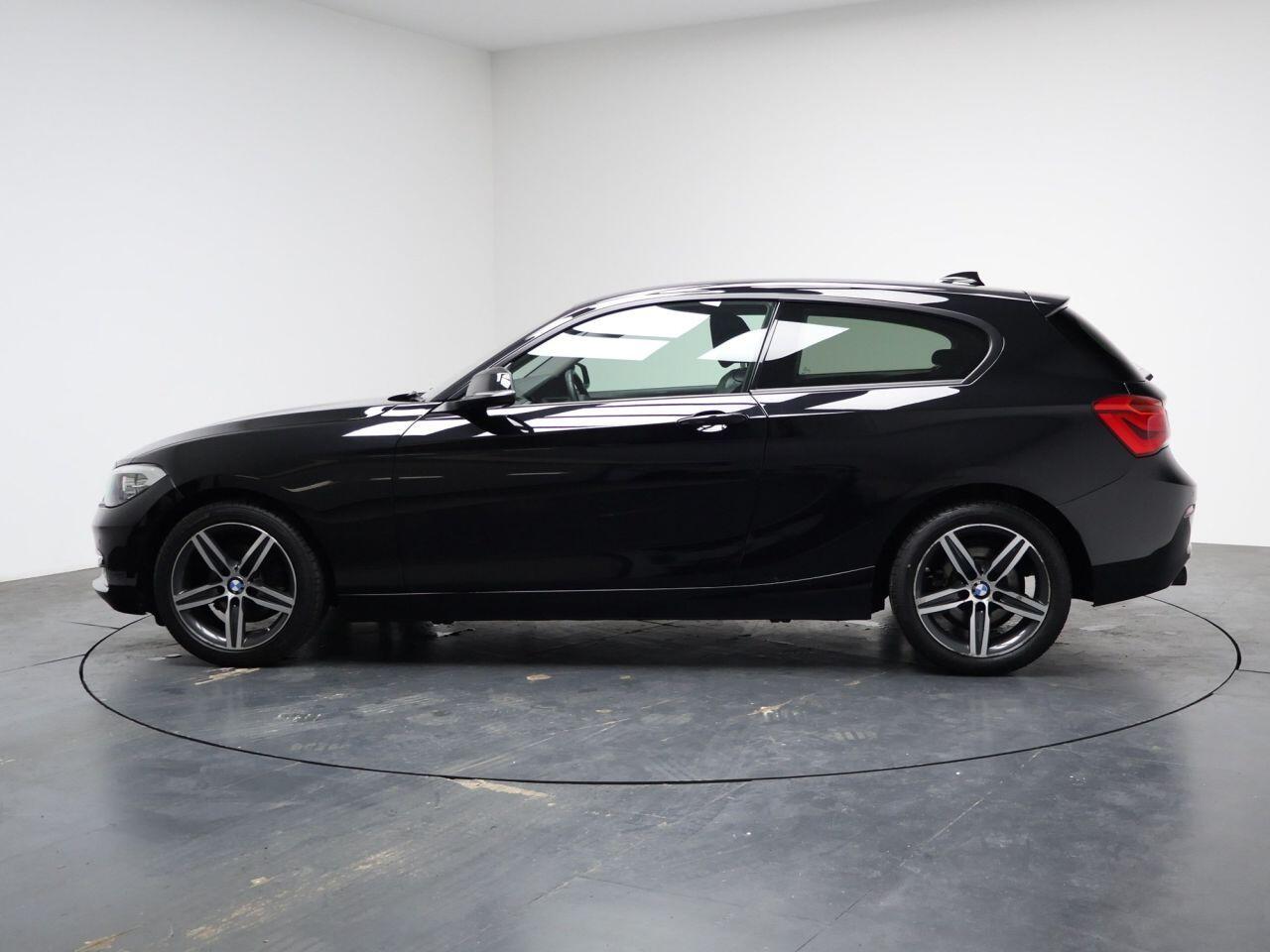 BMW 1 Series - Image 8