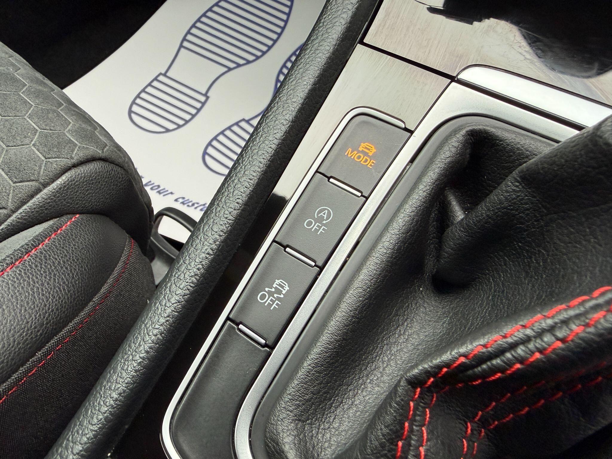 Volkswagen Golf - Image 50