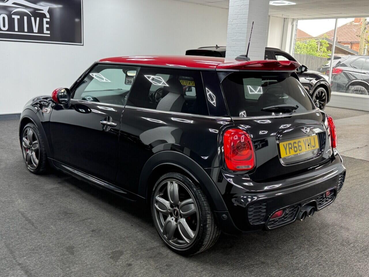MINI Hatch - Image 8
