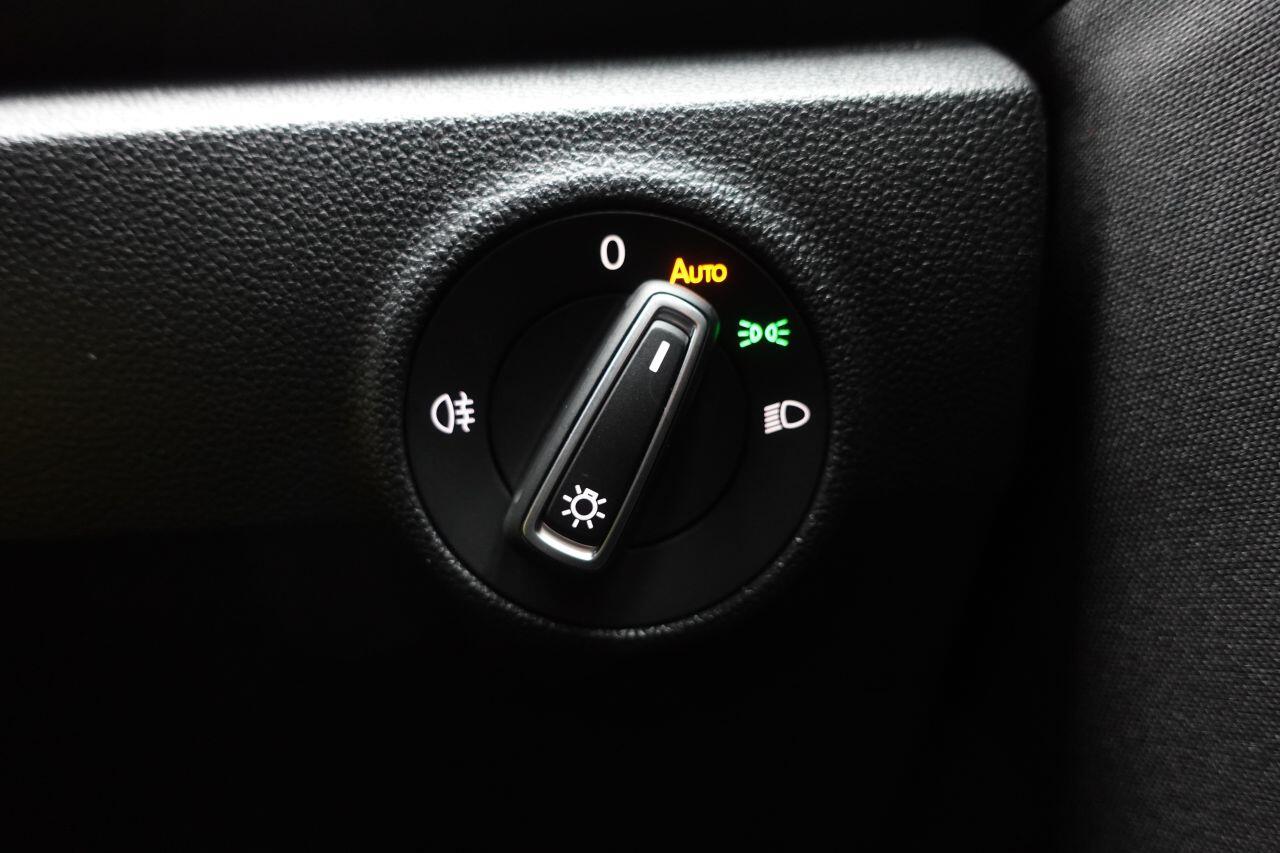 Volkswagen T-Roc - Image 43