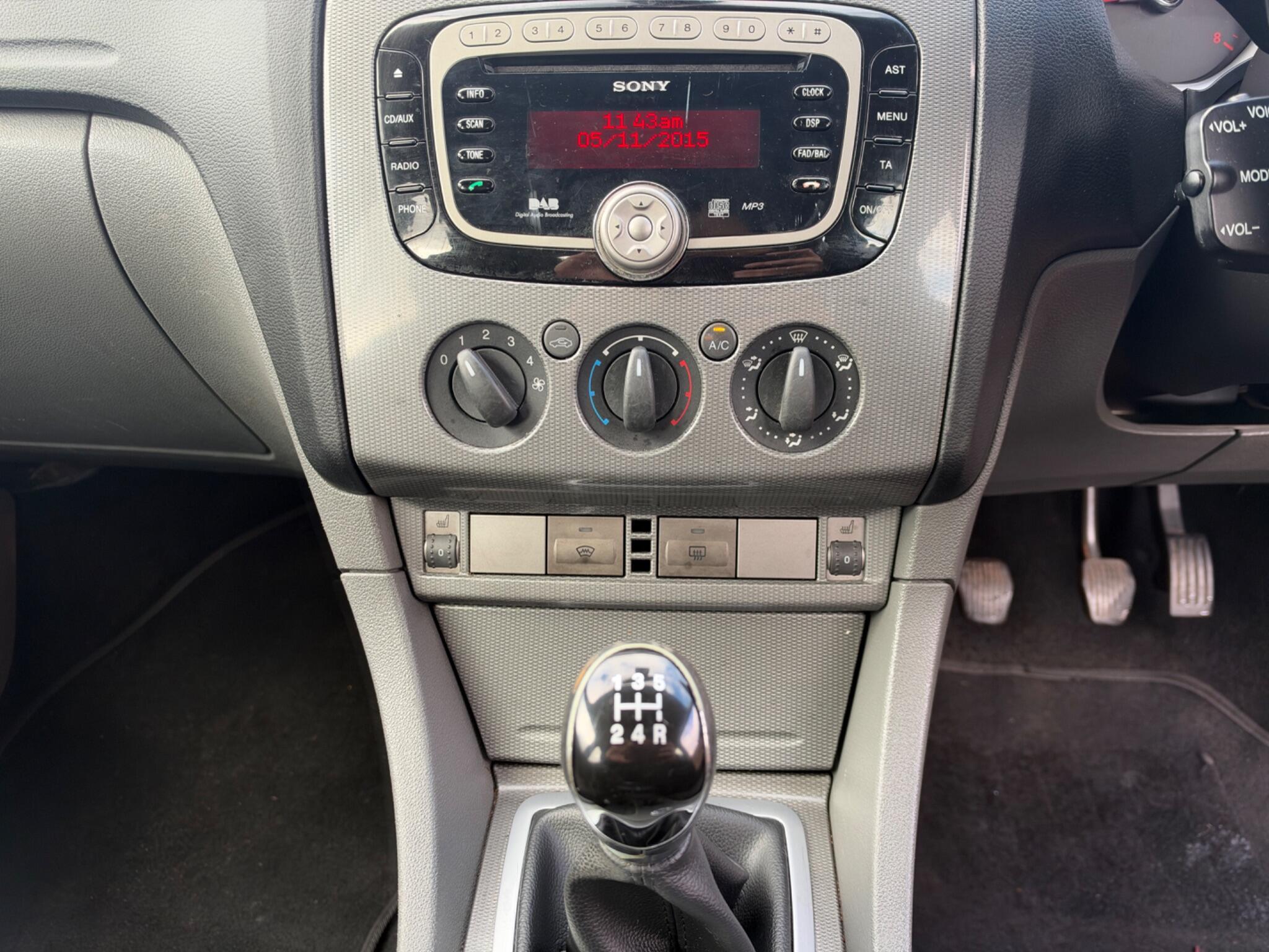 Ford Focus - Image 13