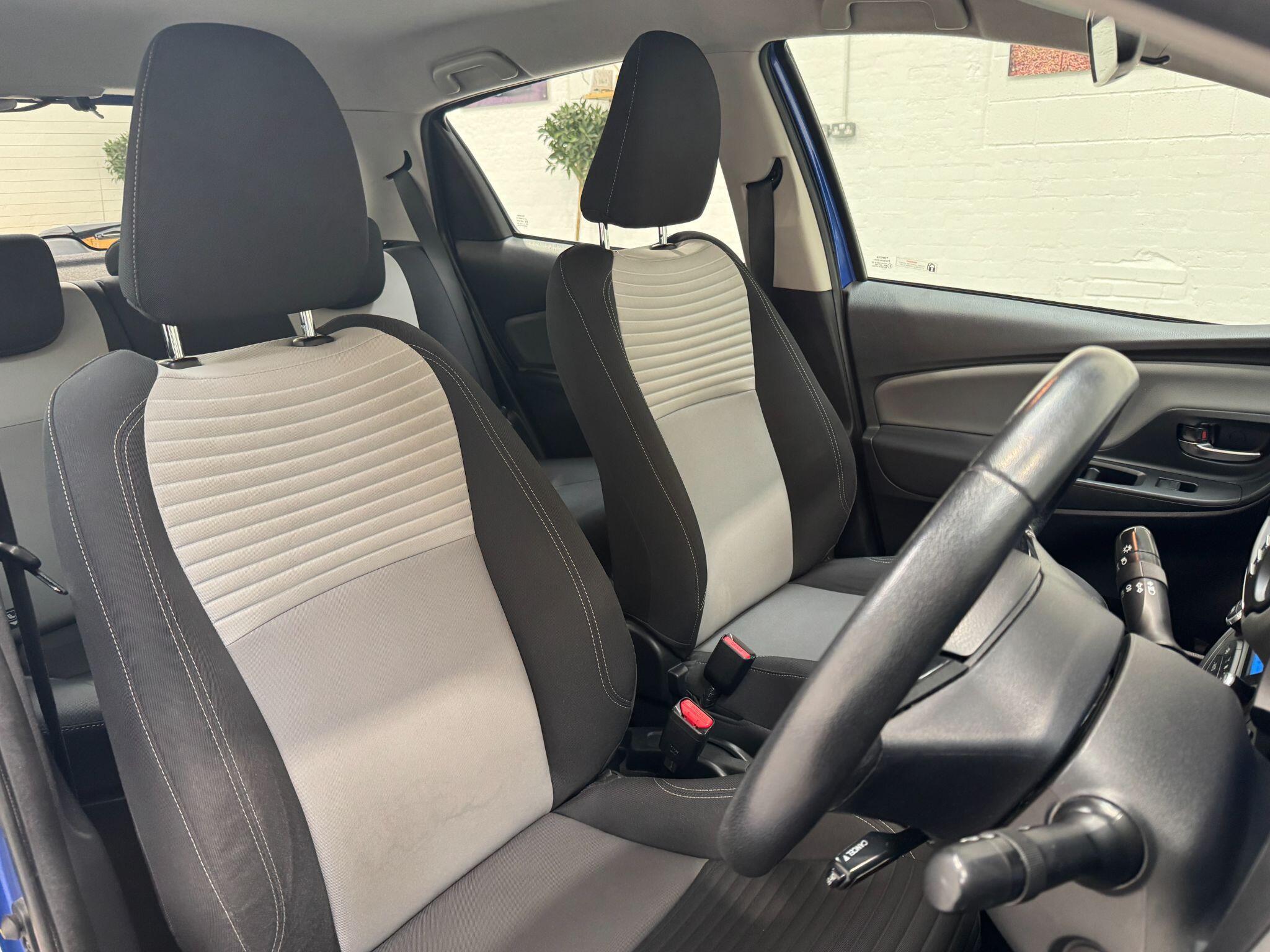 Toyota Yaris - Image 17