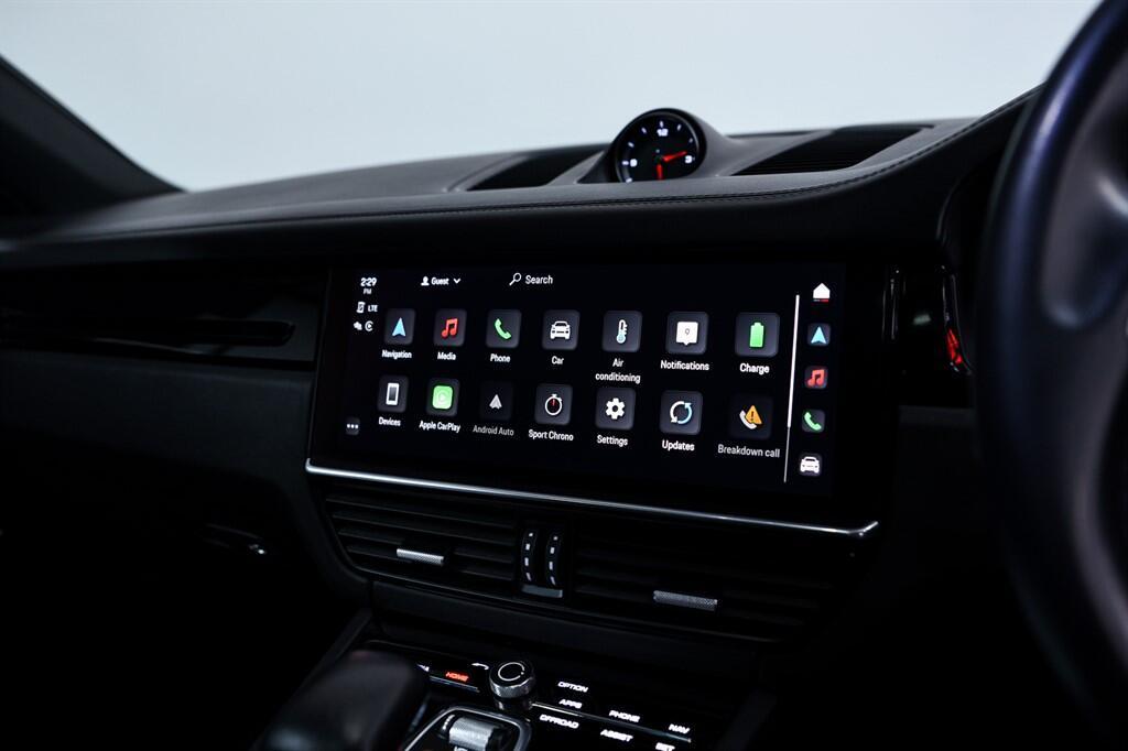 Porsche Cayenne - Image 26