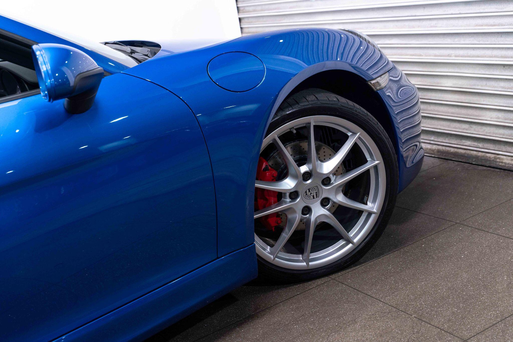 Porsche Boxster - Image 19