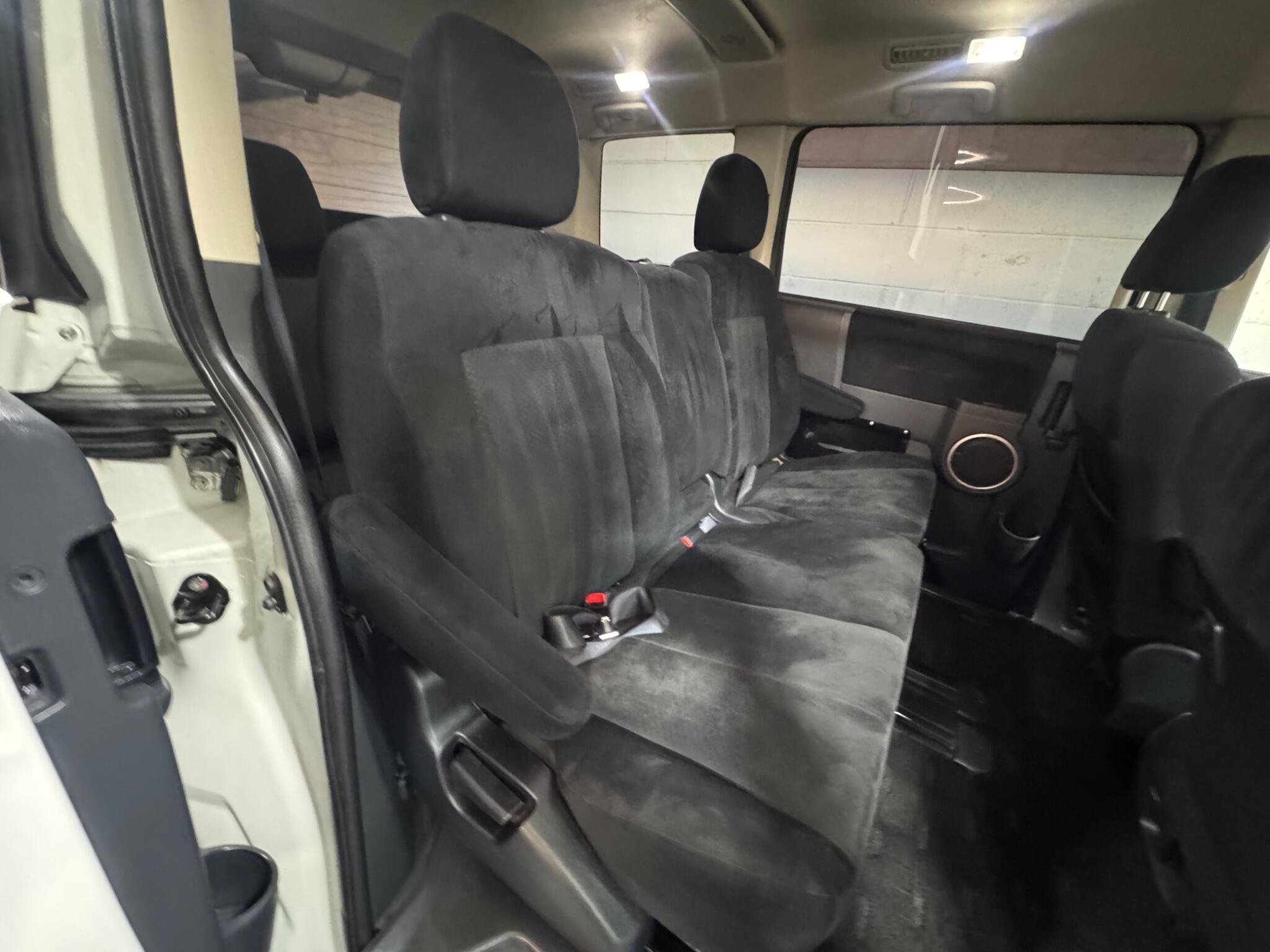 Mitsubishi Delica - Image 12