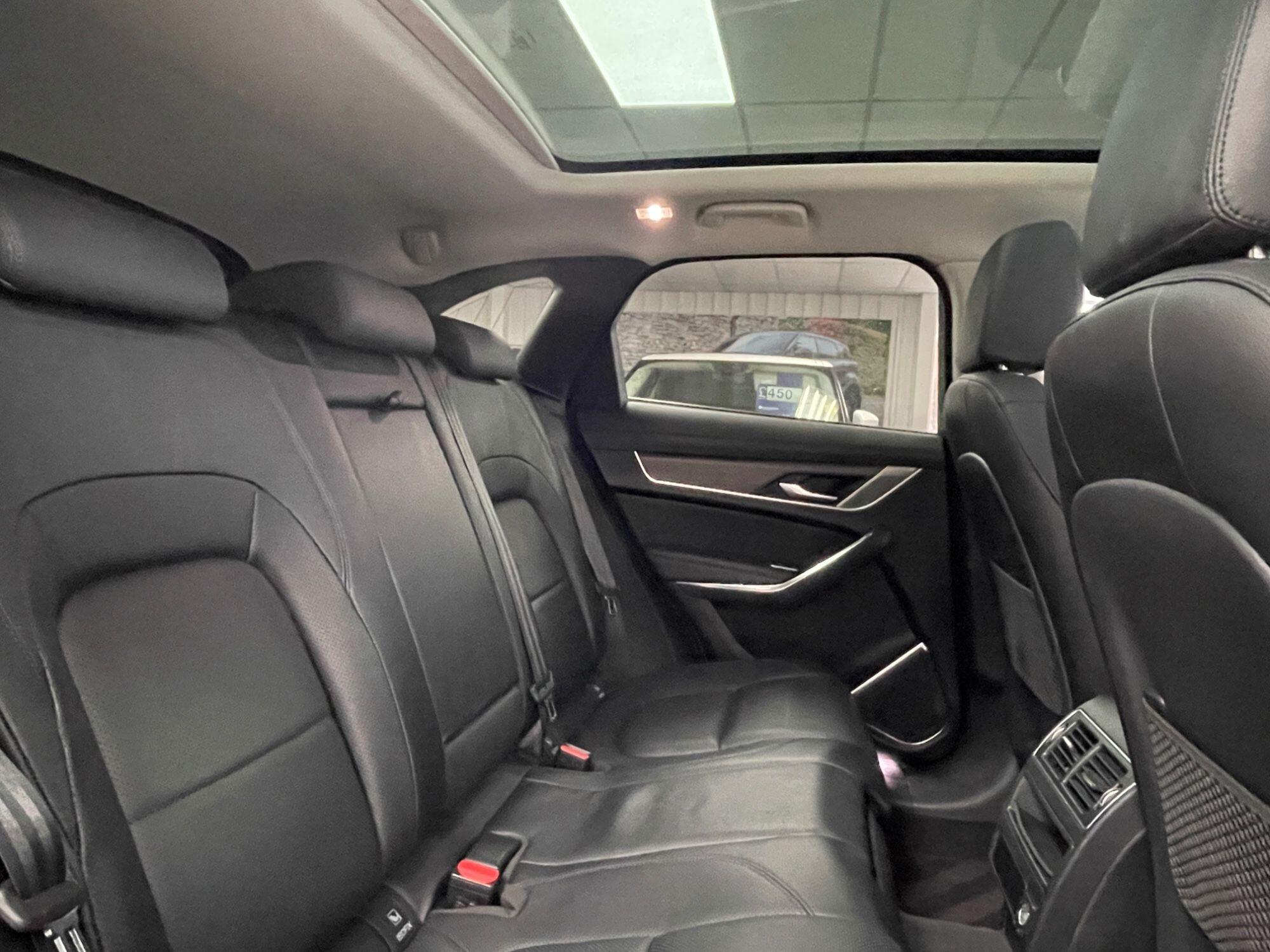 Jaguar F-Pace - Image 30
