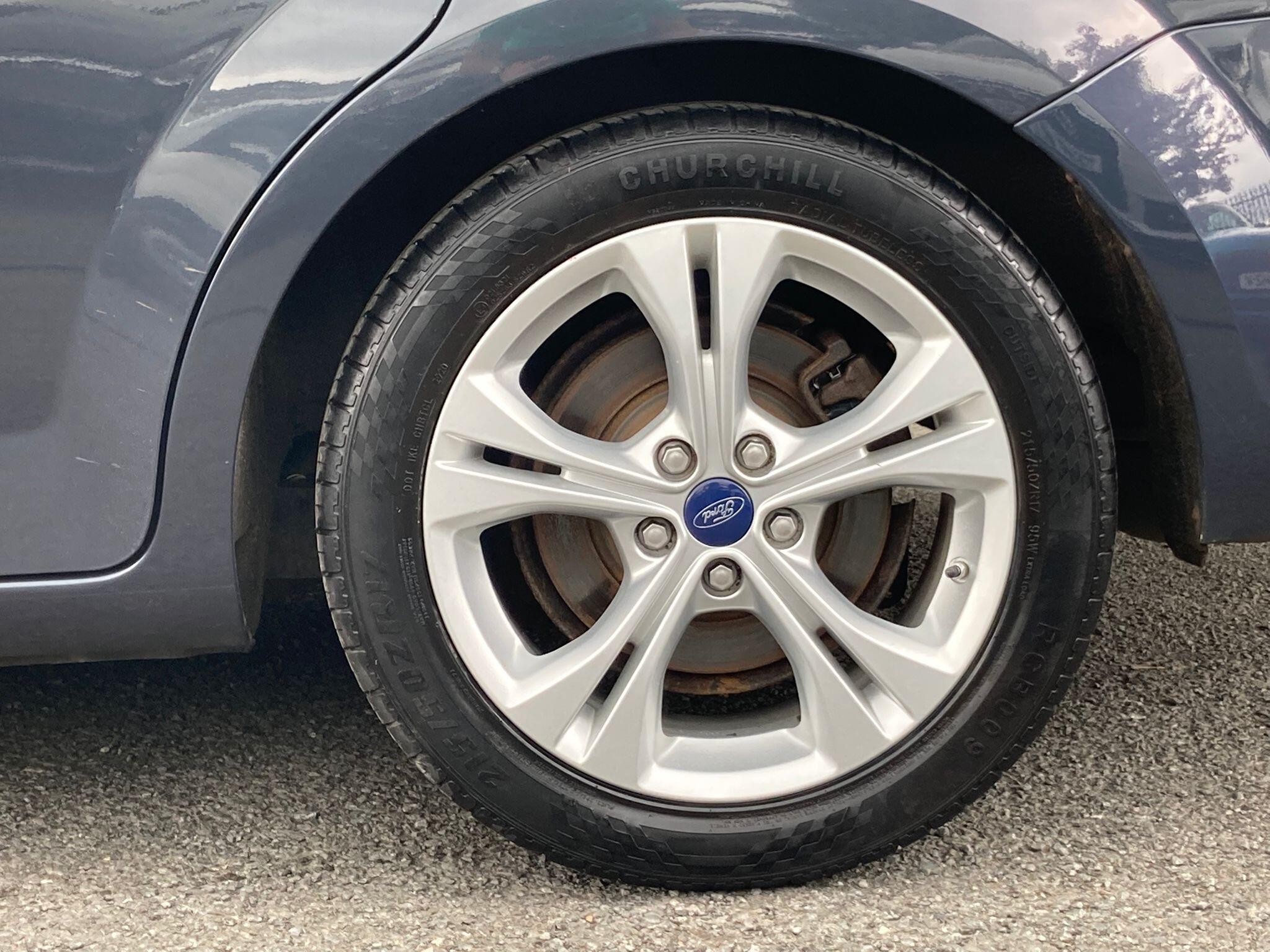 Ford Mondeo - Image 15