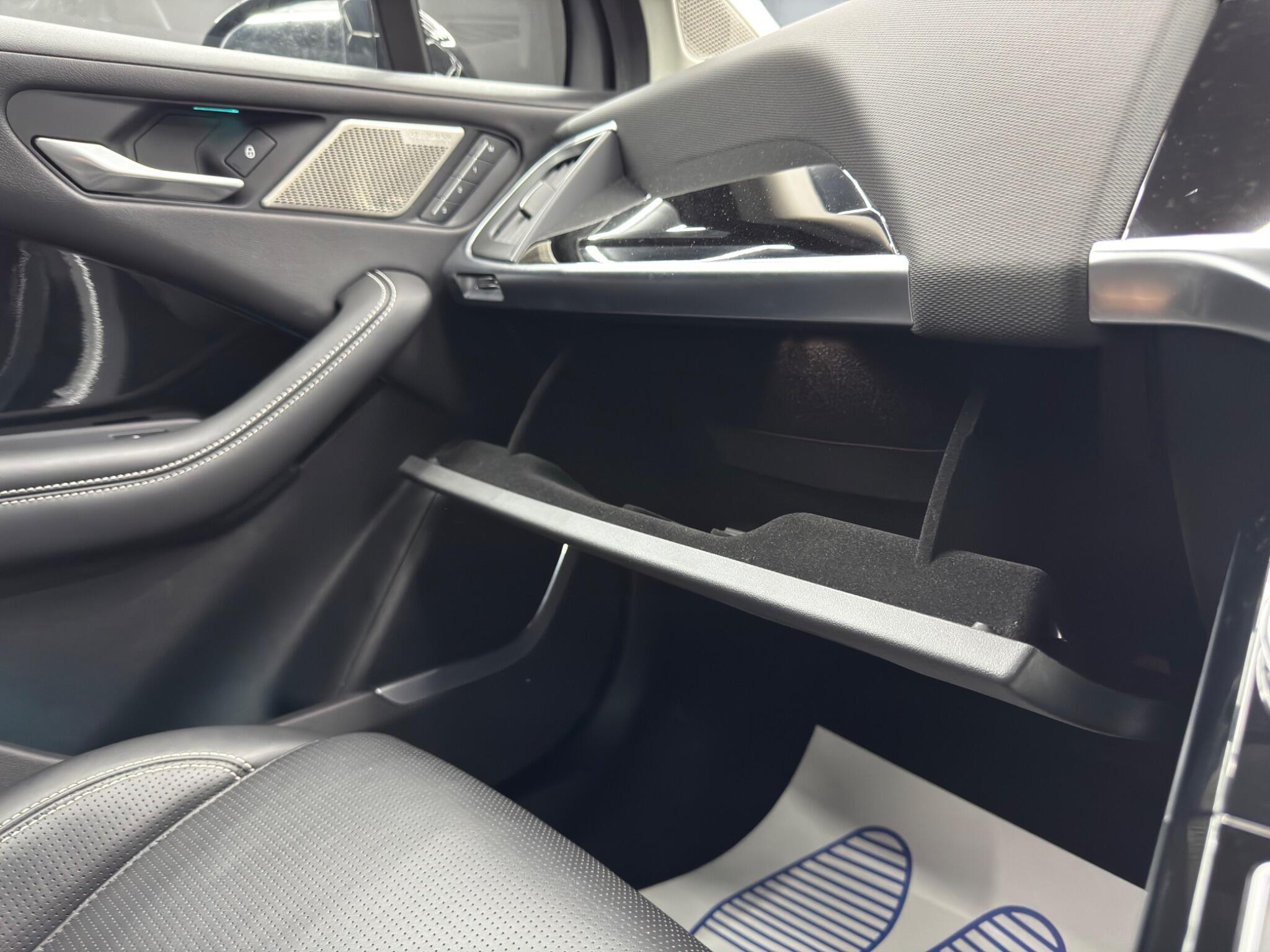 Jaguar I-Pace - Image 35