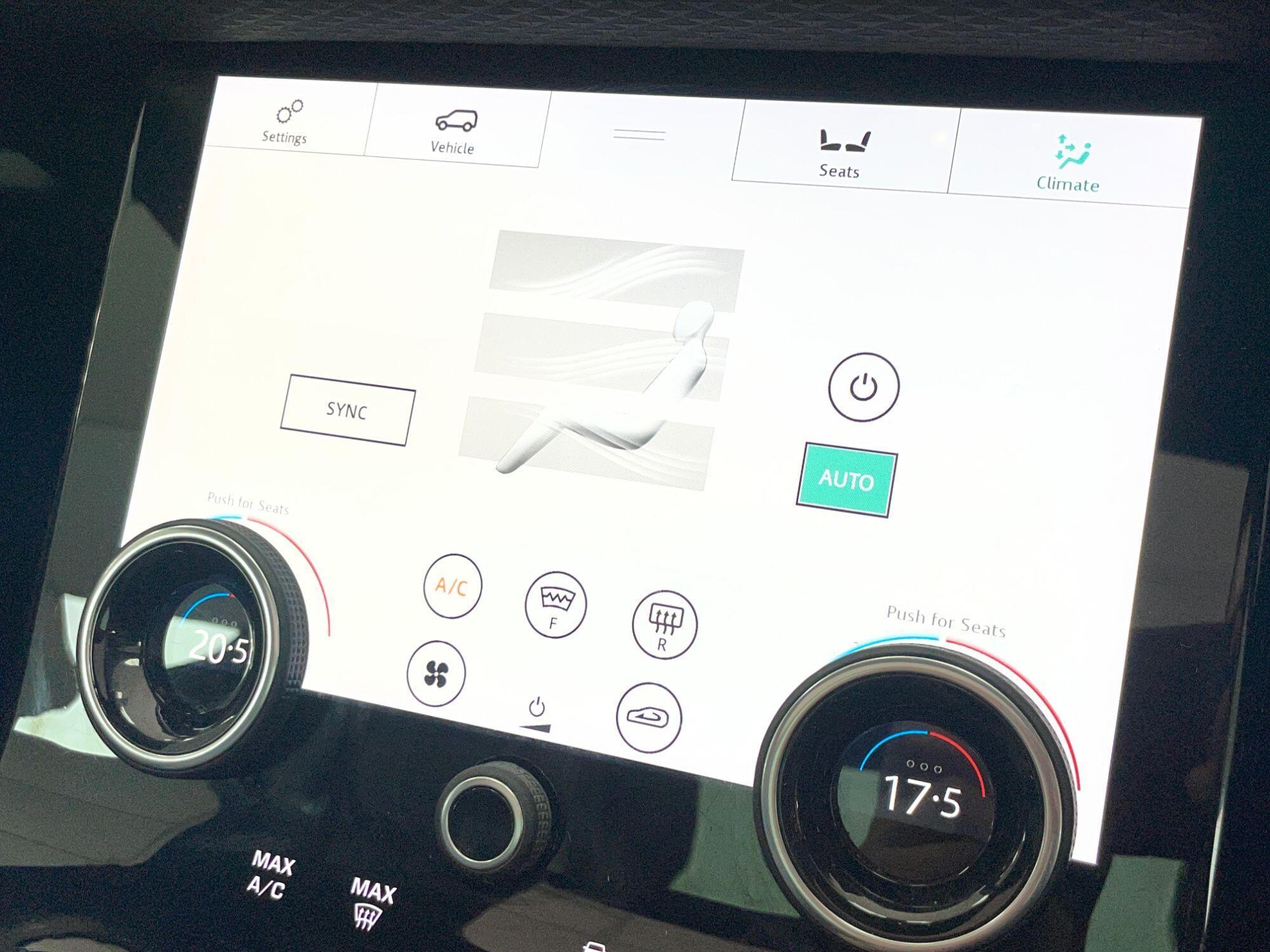 Land Rover Range Rover Velar - Image 50