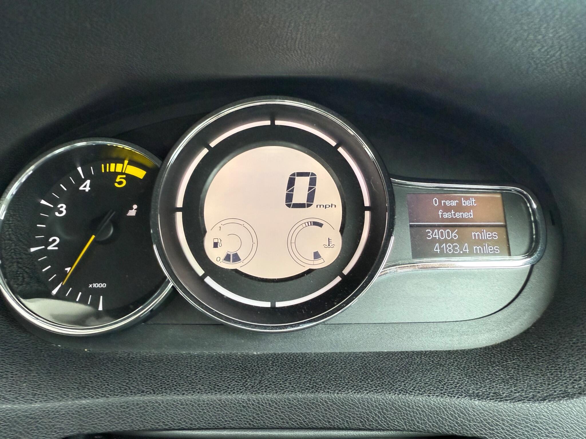 Renault Megane - Image 17