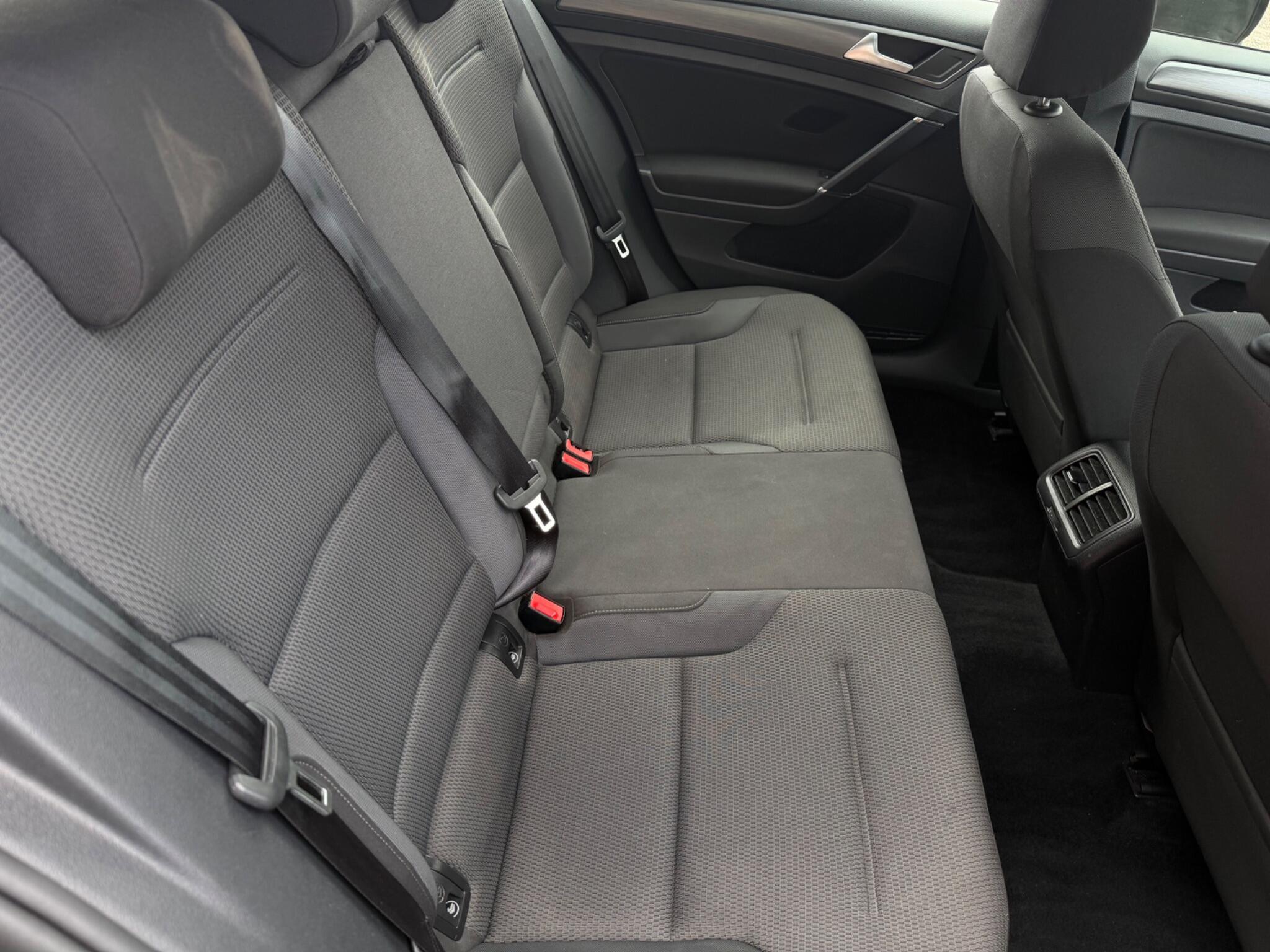 Volkswagen Golf - Image 14