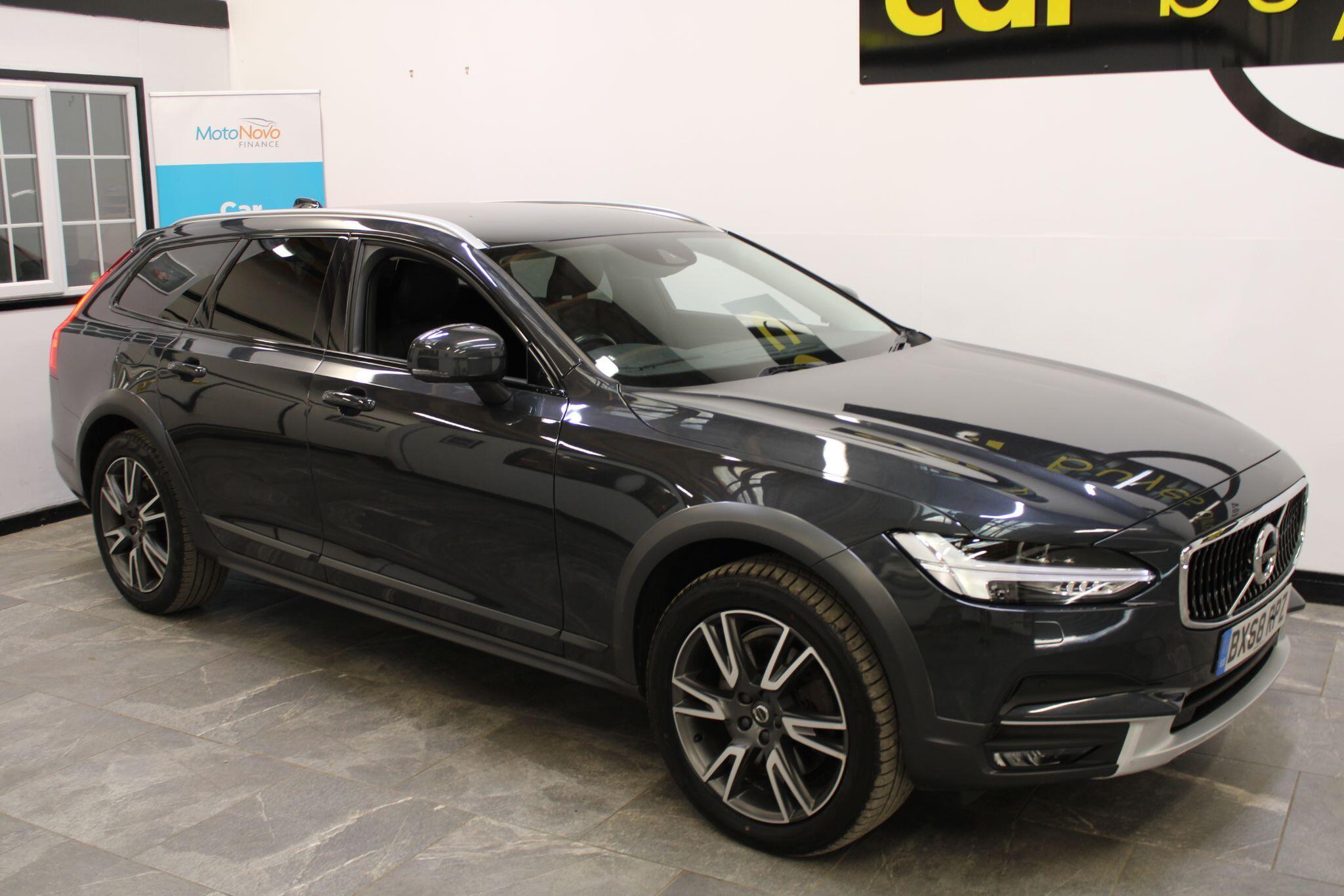 Volvo V90 CROSS COUNTRY - Image 6