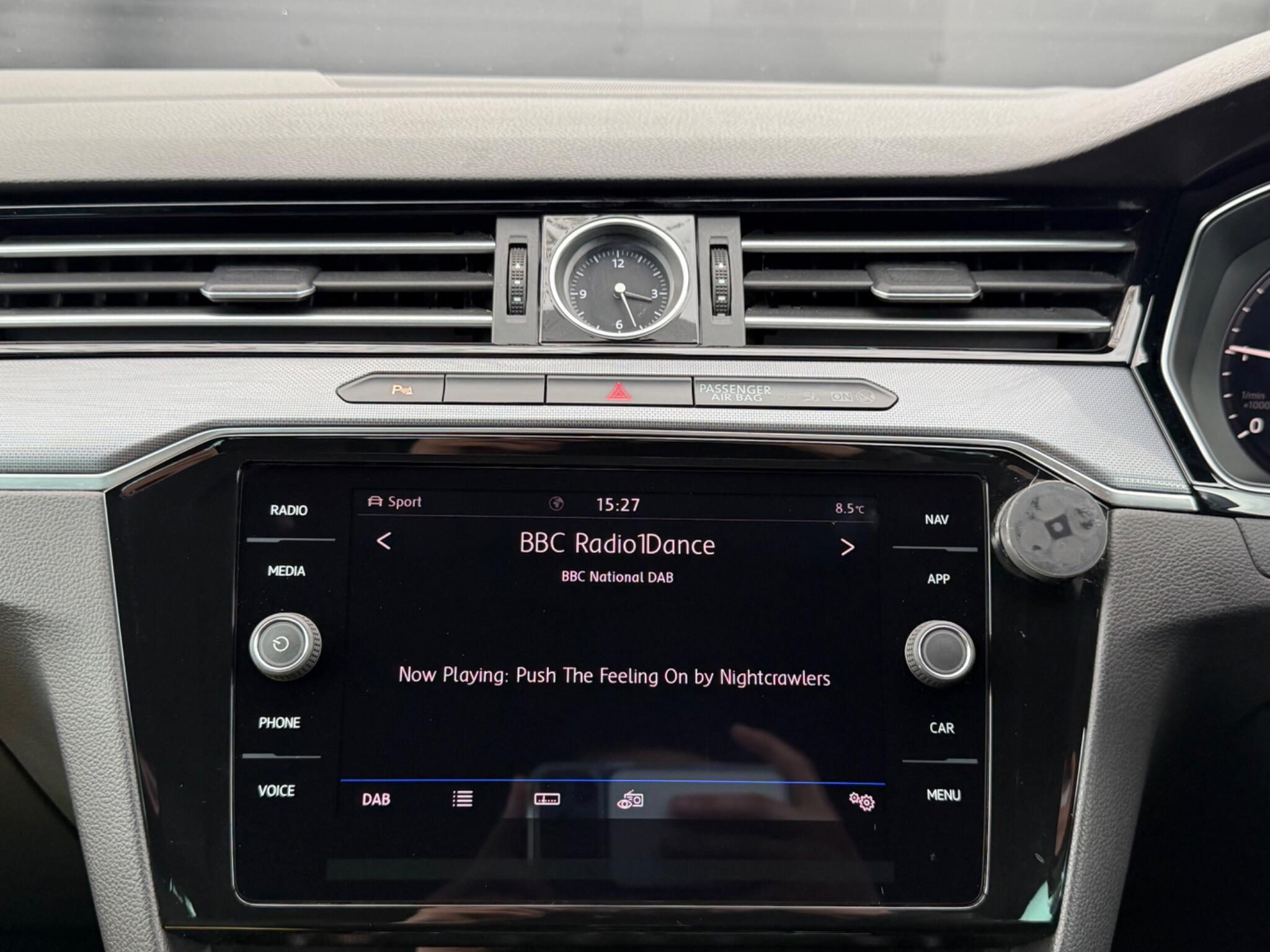 Volkswagen Passat - Image 47