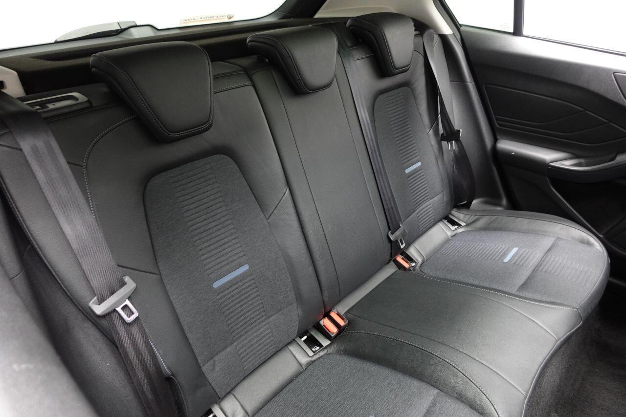 Ford Focus - Image 20